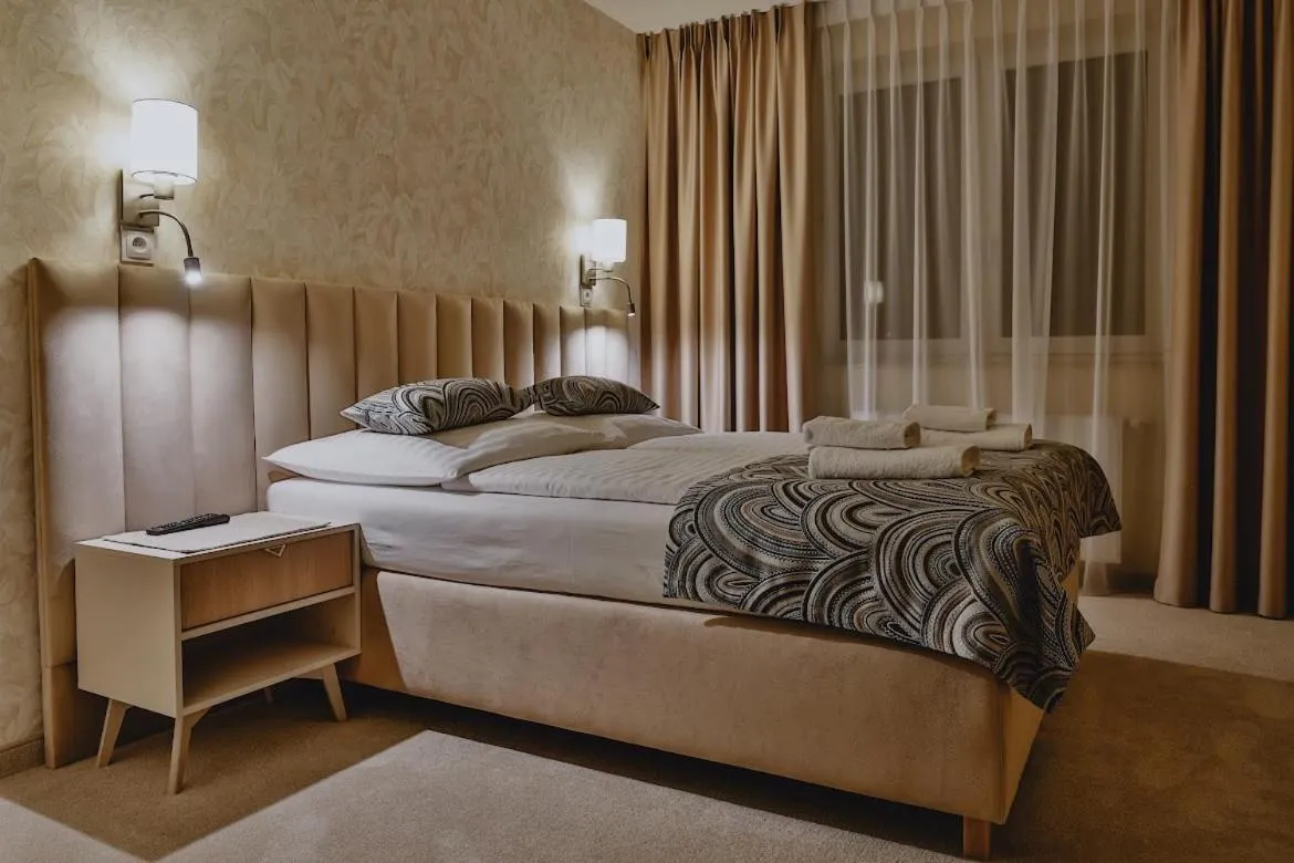 Bed in Willa & DOM-BLACH