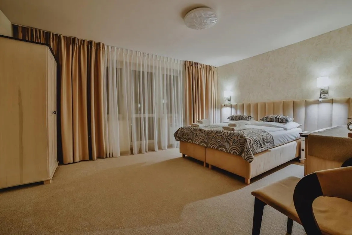 Bed in Willa & DOM-BLACH