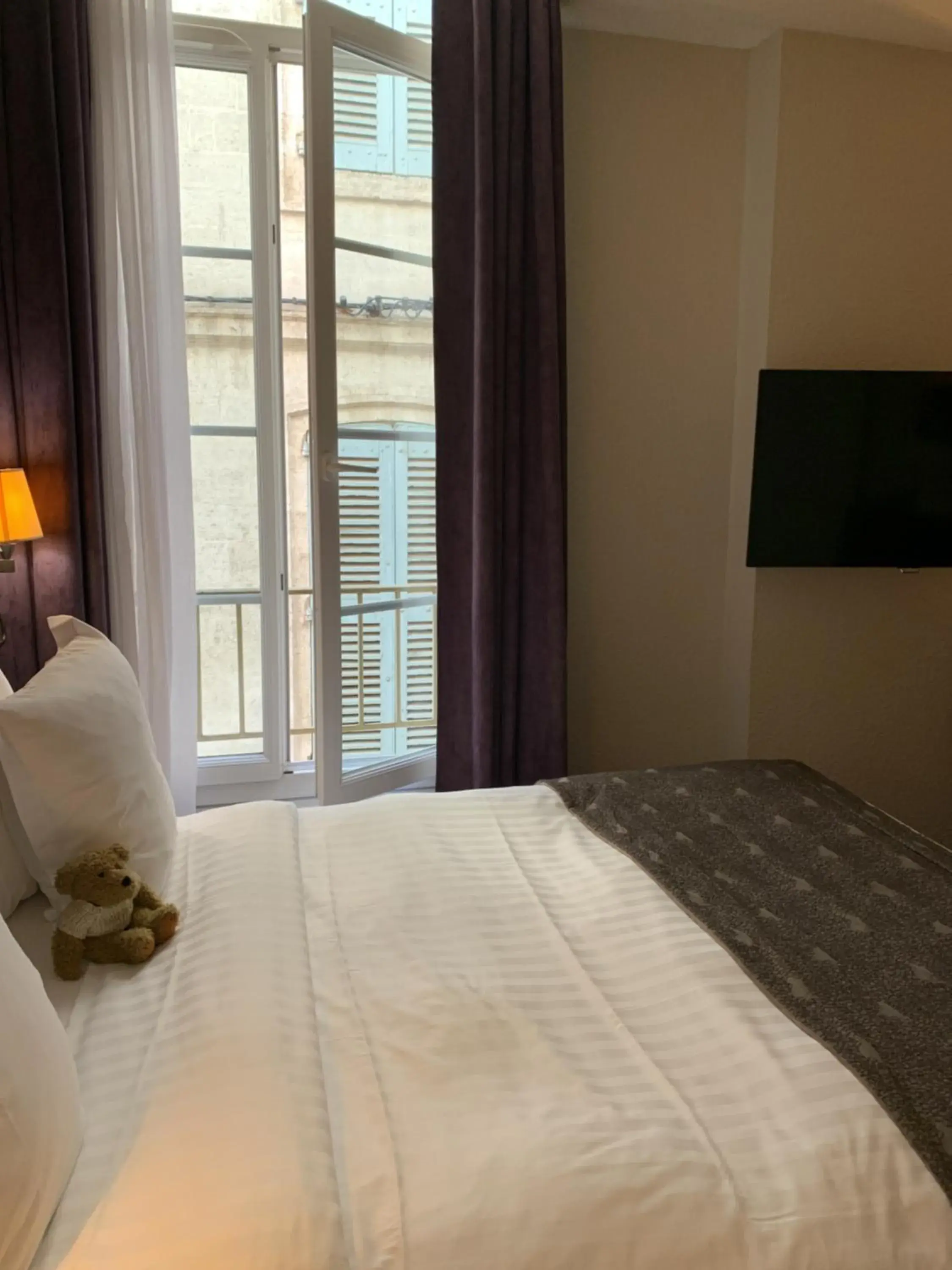 City view, Bed in Hôtel de l'Horloge City view, Bed in Hôtel de l'Horloge