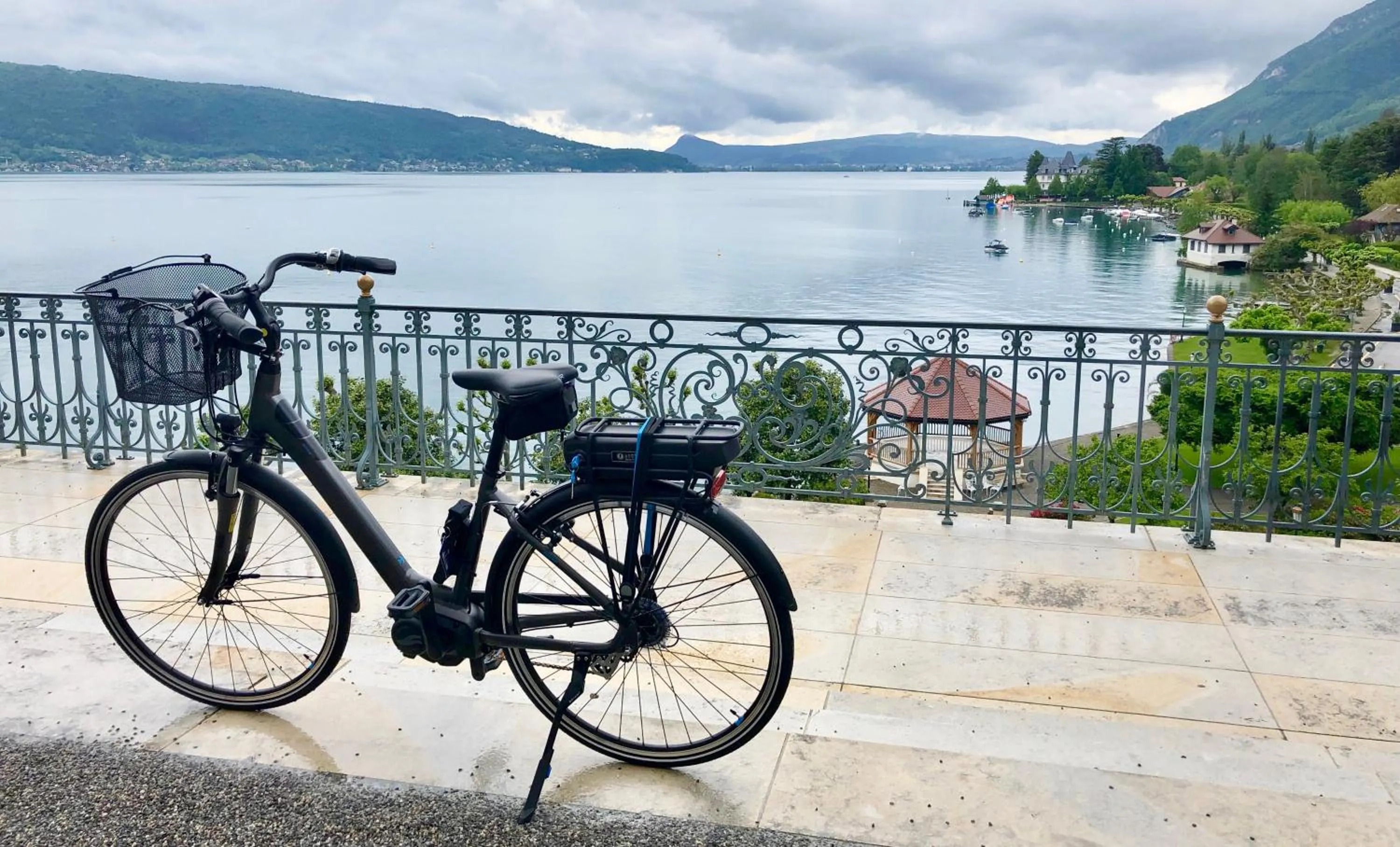 Cycling in Le Palace De Menthon