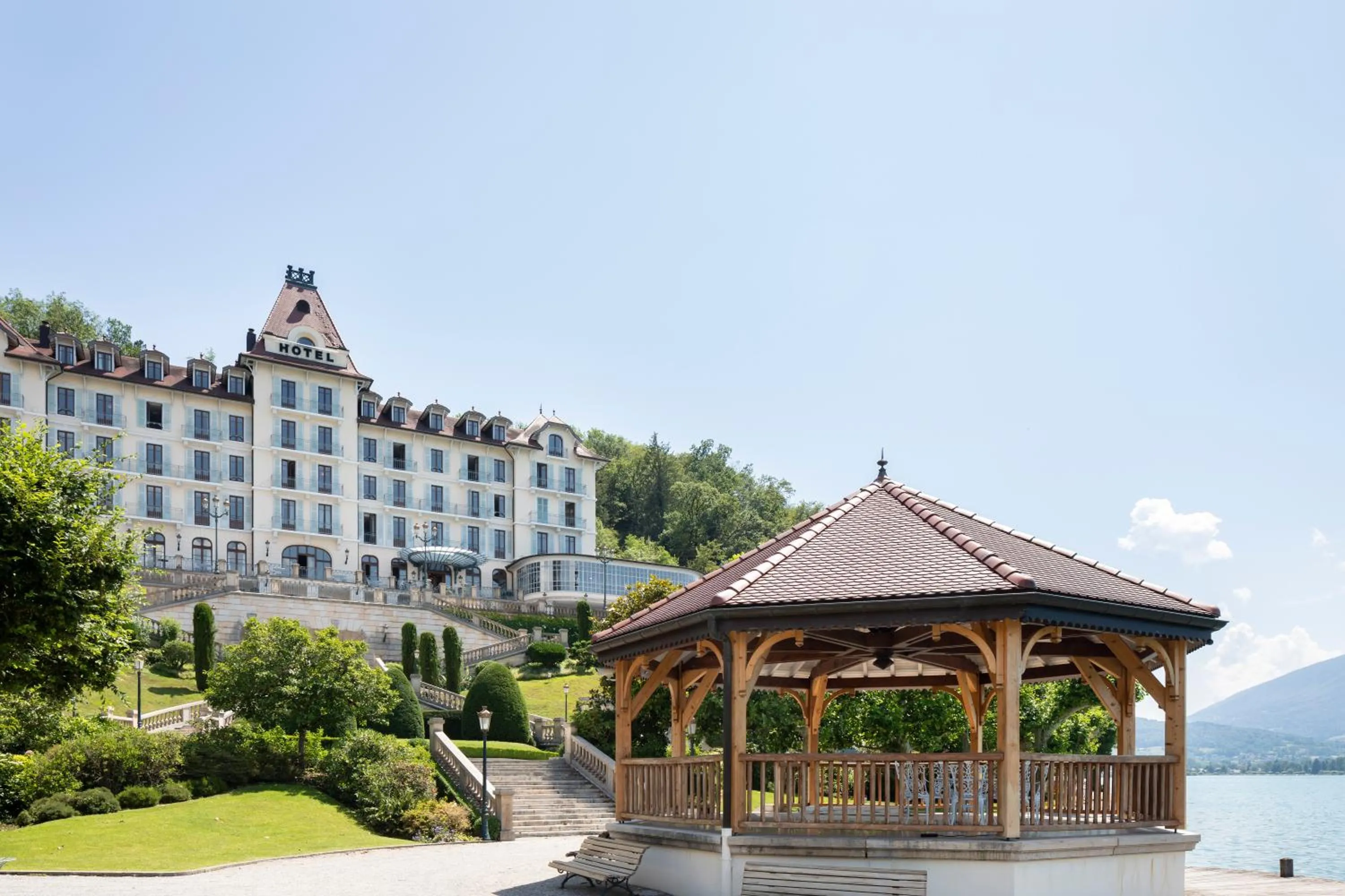 Facade/entrance in Le Palace De Menthon
