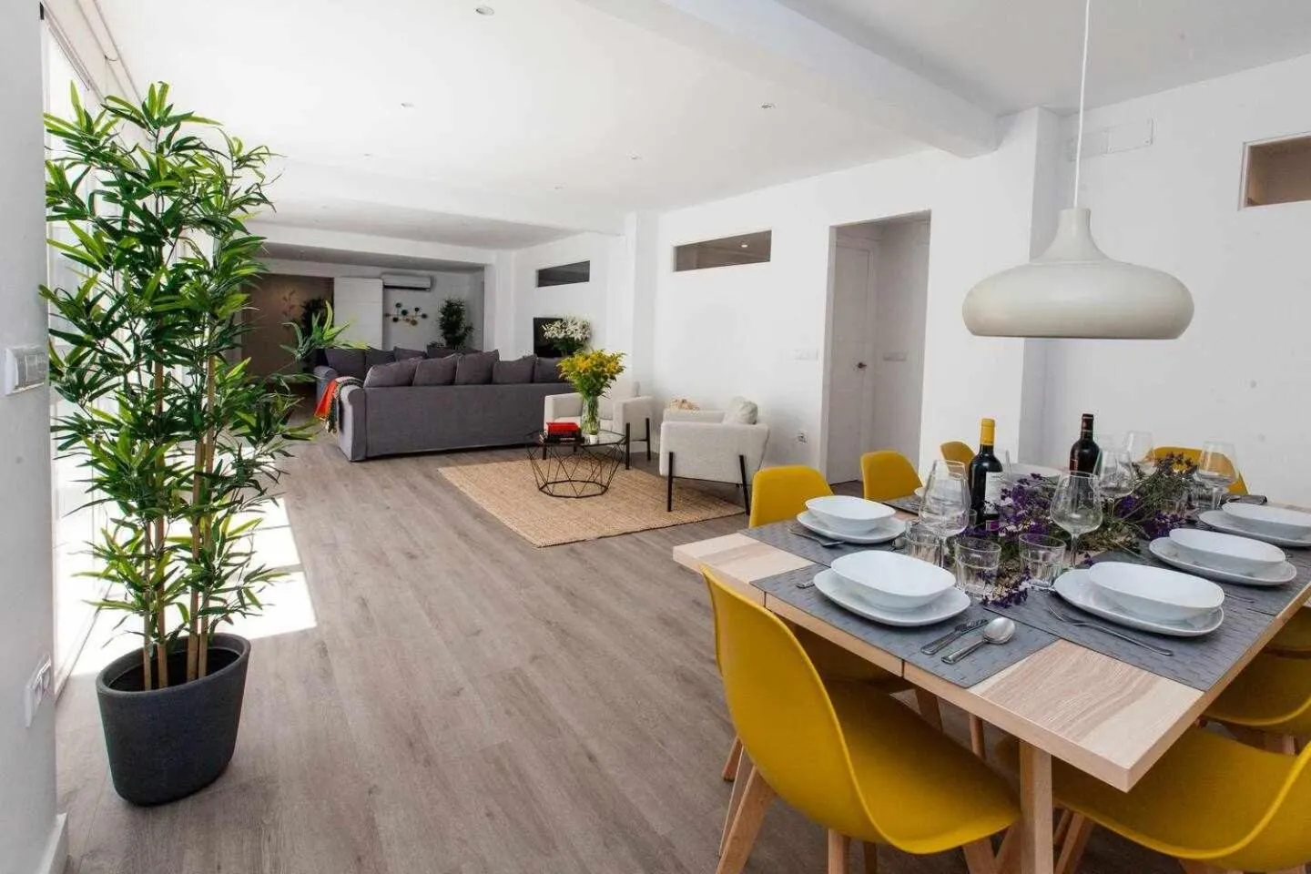 Apartment in ISG Apartments Downtown family haven Free parking spot