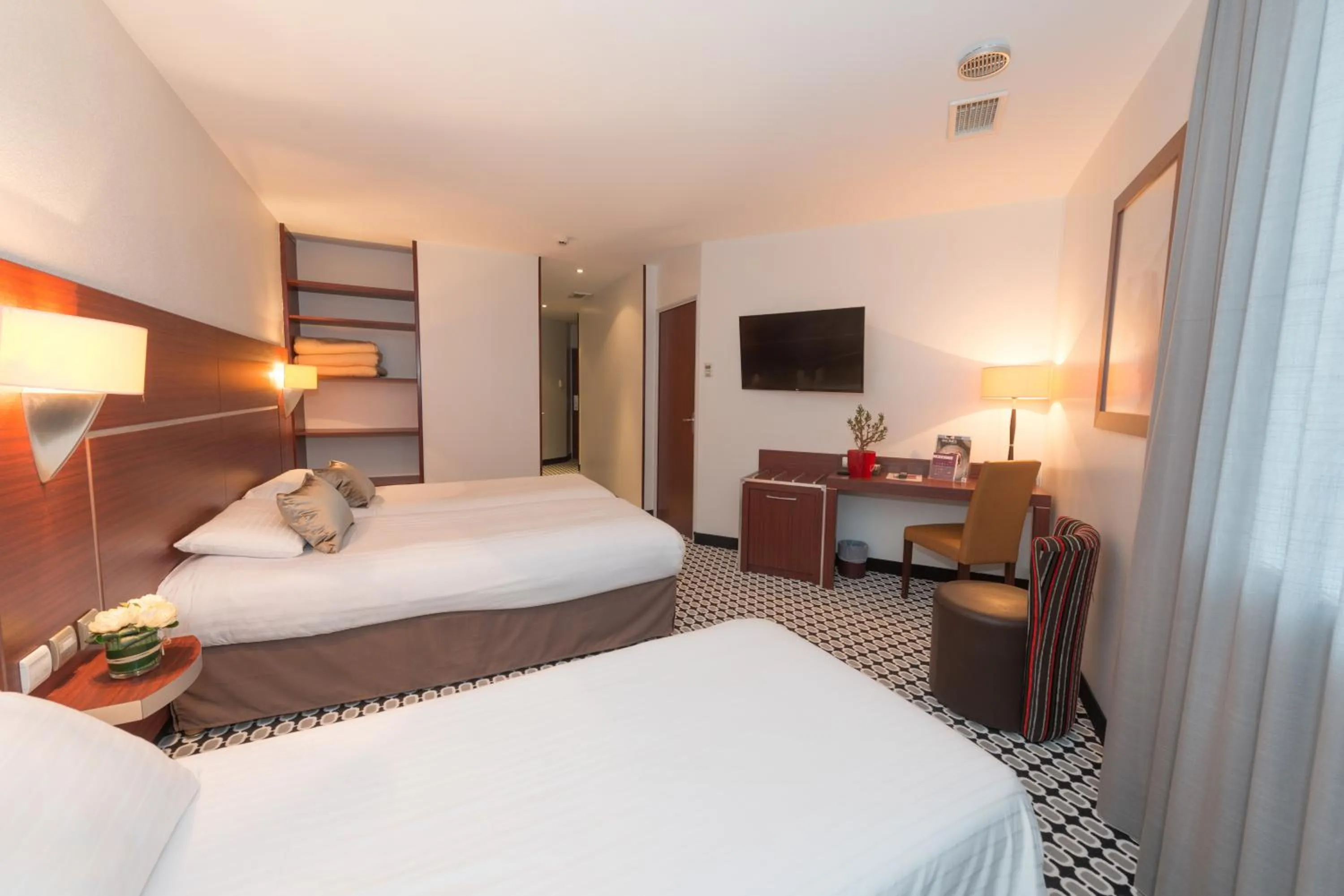 Bed in Kyriad Limoges Centre Gare - Atrium