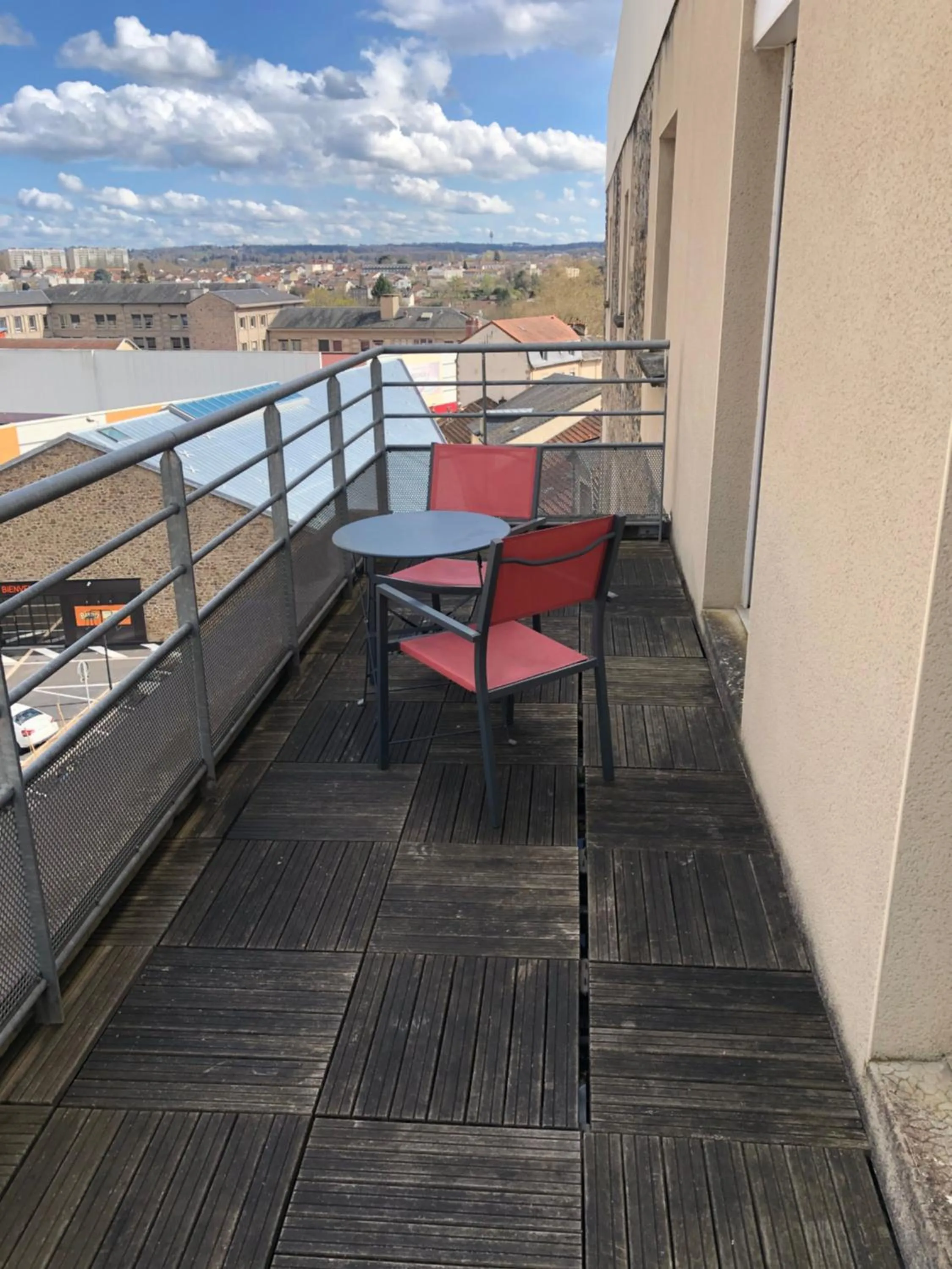 Balcony/Terrace in Kyriad Limoges Centre Gare - Atrium