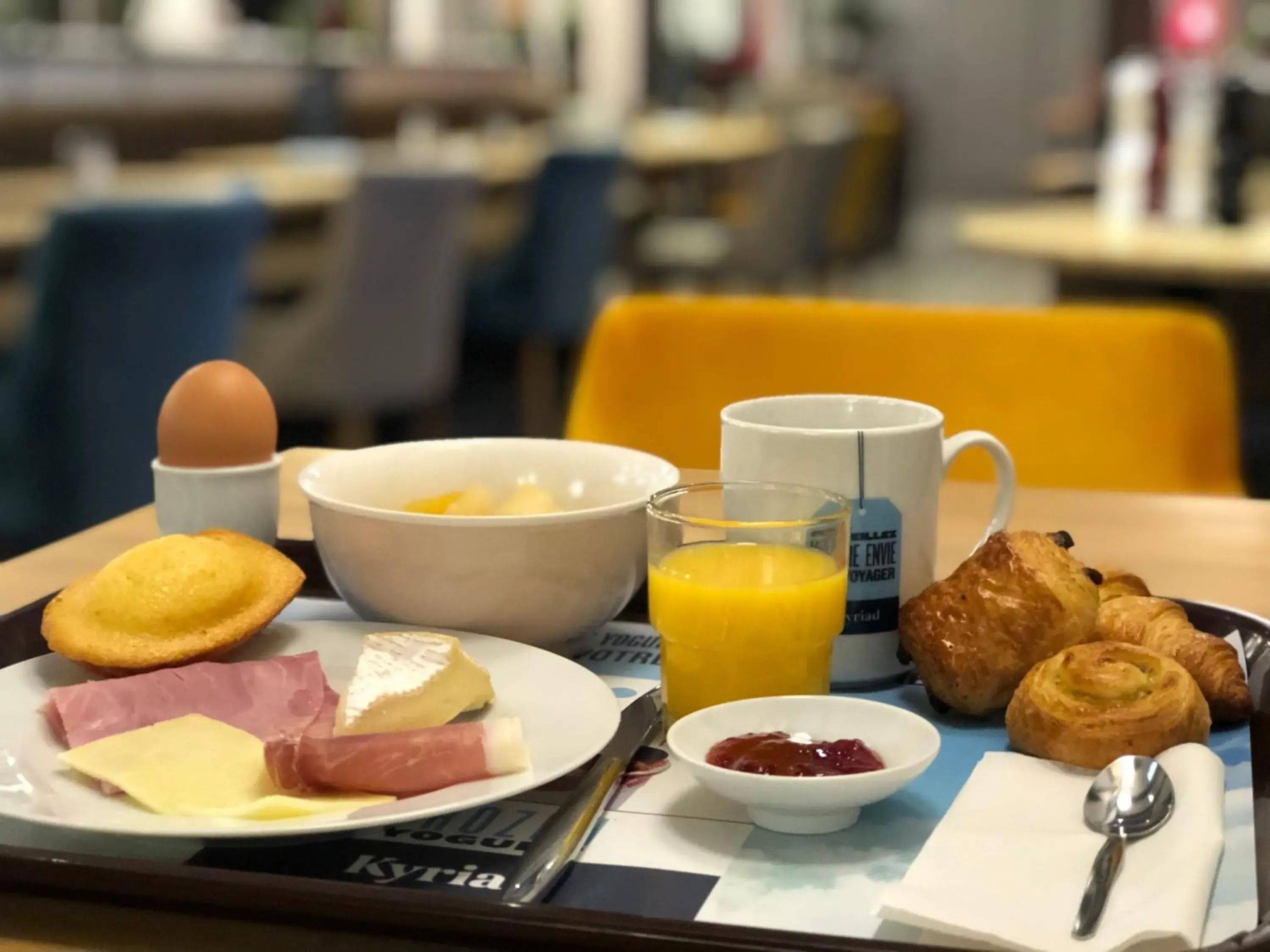 Breakfast in Kyriad Limoges Centre Gare - Atrium Breakfast in Kyriad Limoges Centre Gare - Atrium