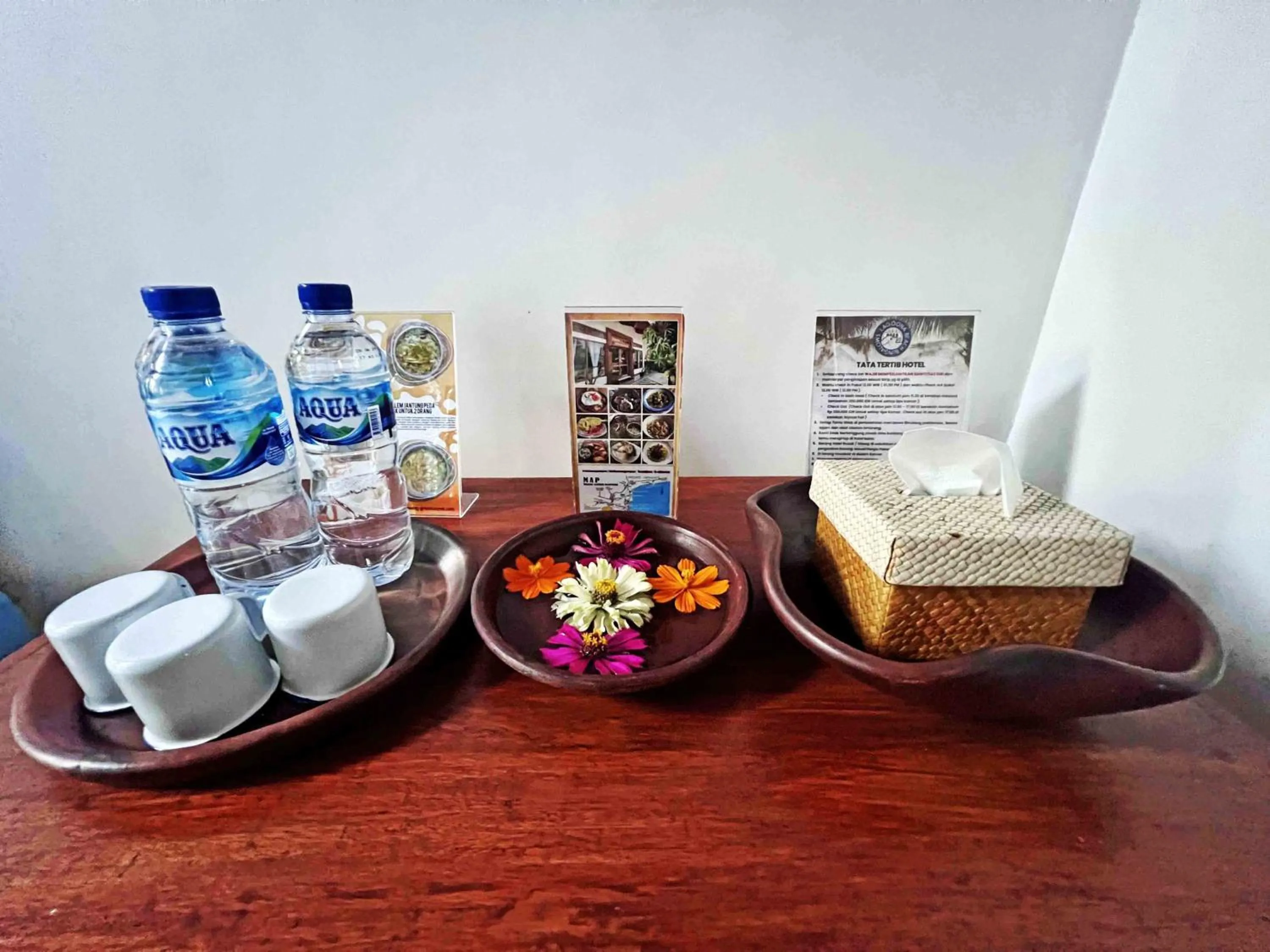 Food and drinks in Lagoona Beach Bungalows - Eco Bungalows Batukaras