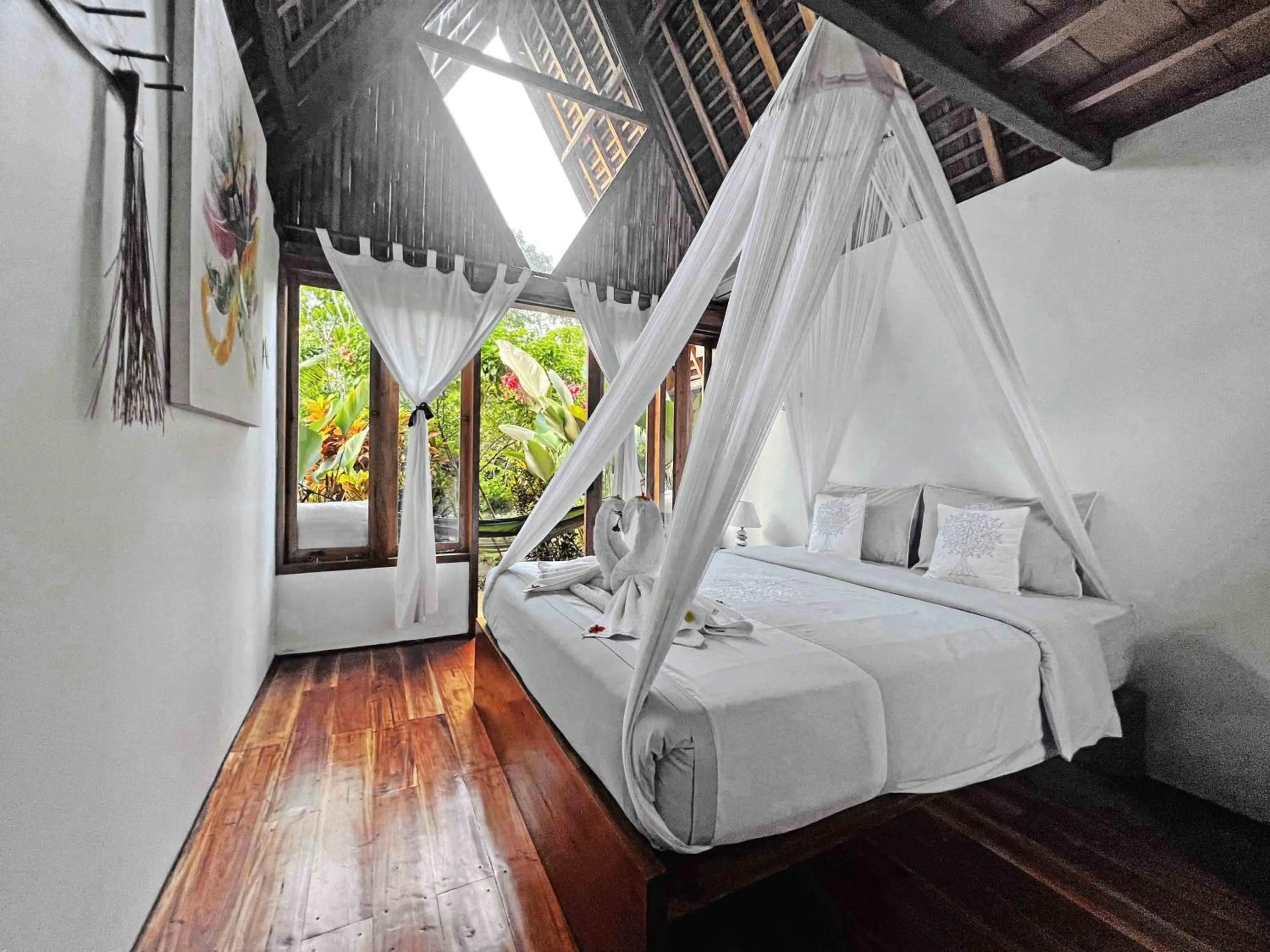Bedroom, Bed in Lagoona Beach Bungalows - Eco Bungalows Batukaras