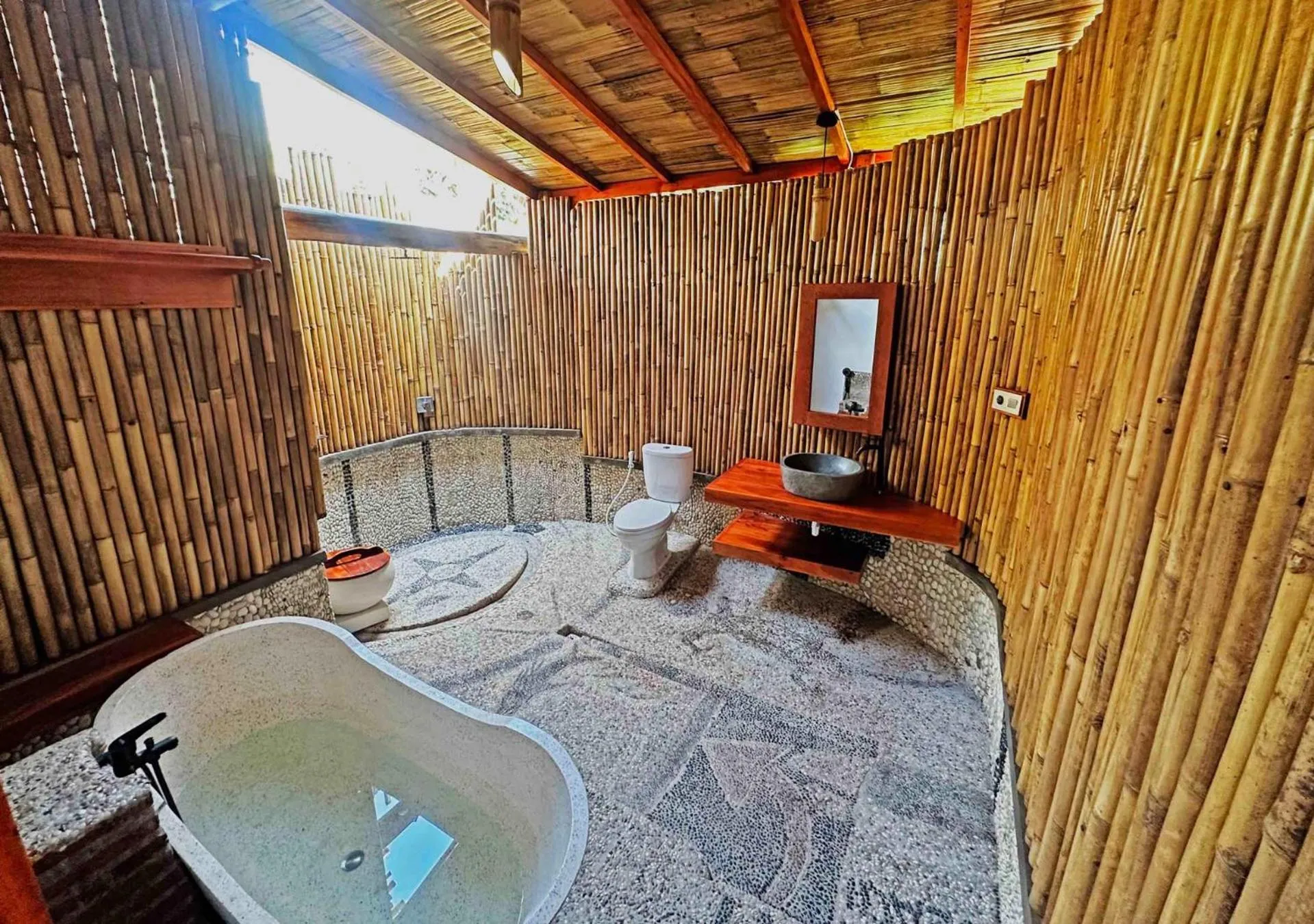 Bathroom in Lagoona Beach Bungalows - Eco Bungalows Batukaras