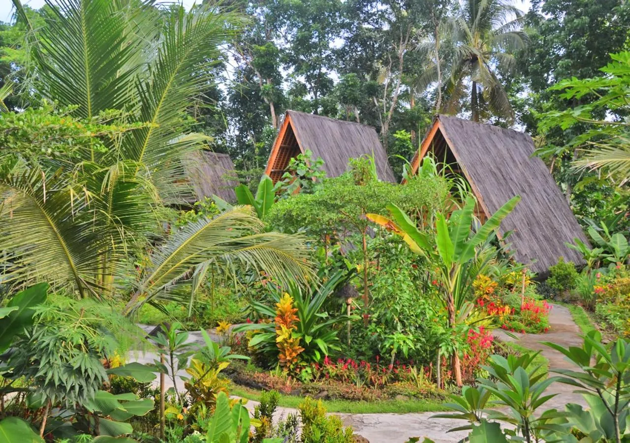 Garden view in Lagoona Beach Bungalows - Eco Bungalows Batukaras