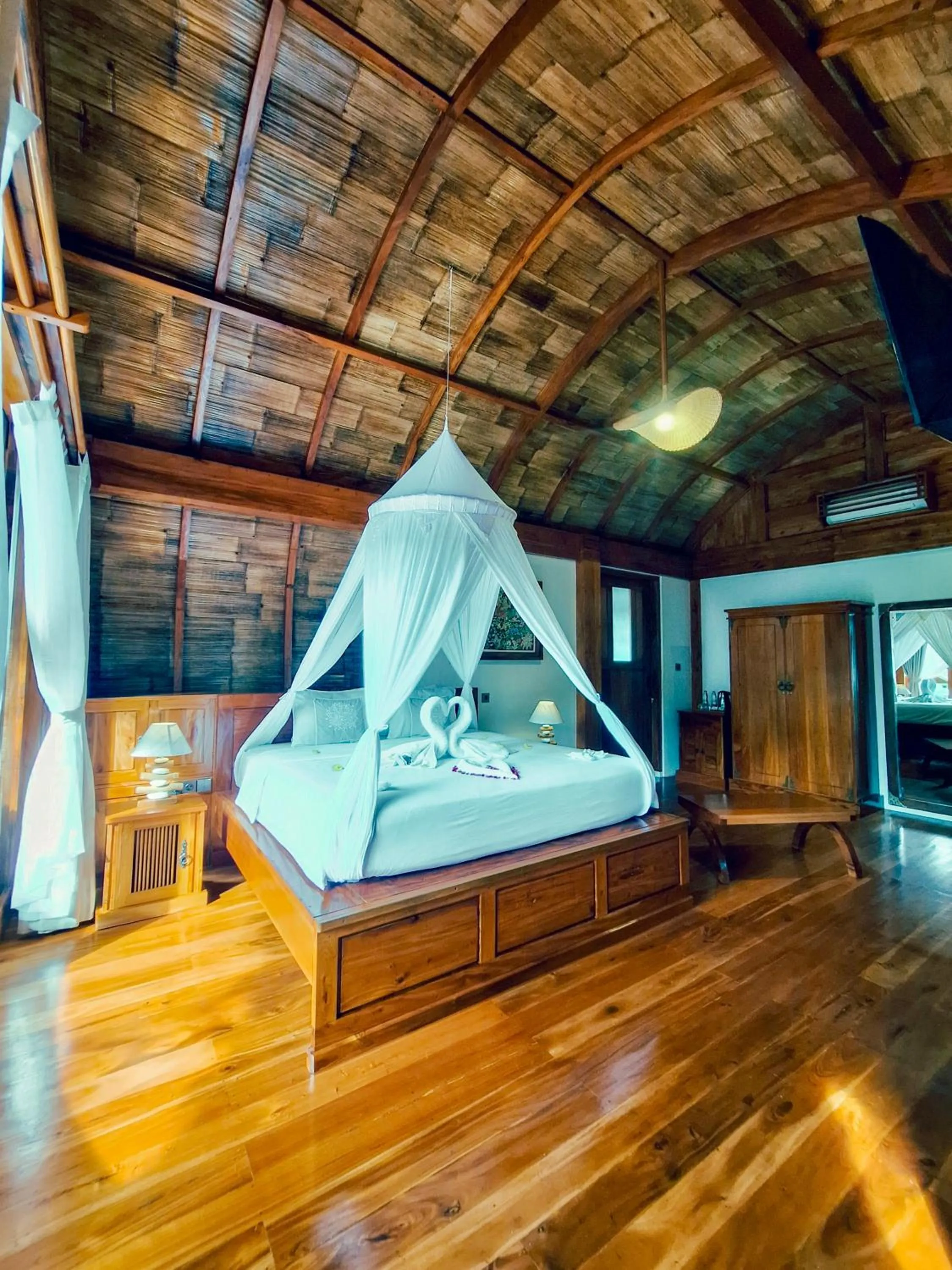 Photo of the whole room in Lagoona Beach Bungalows - Eco Bungalows Batukaras