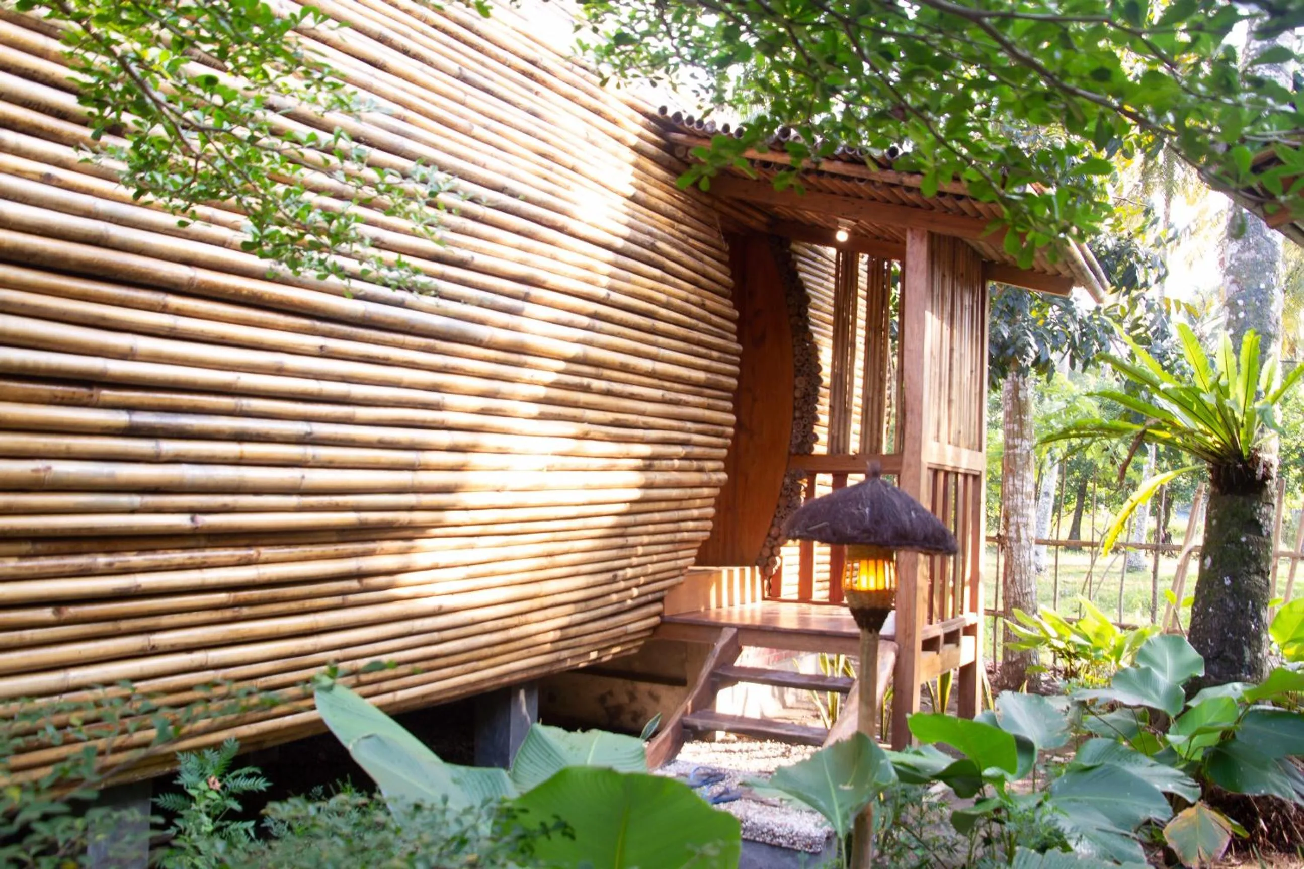 Garden view in Lagoona Beach Bungalows - Eco Bungalows Batukaras