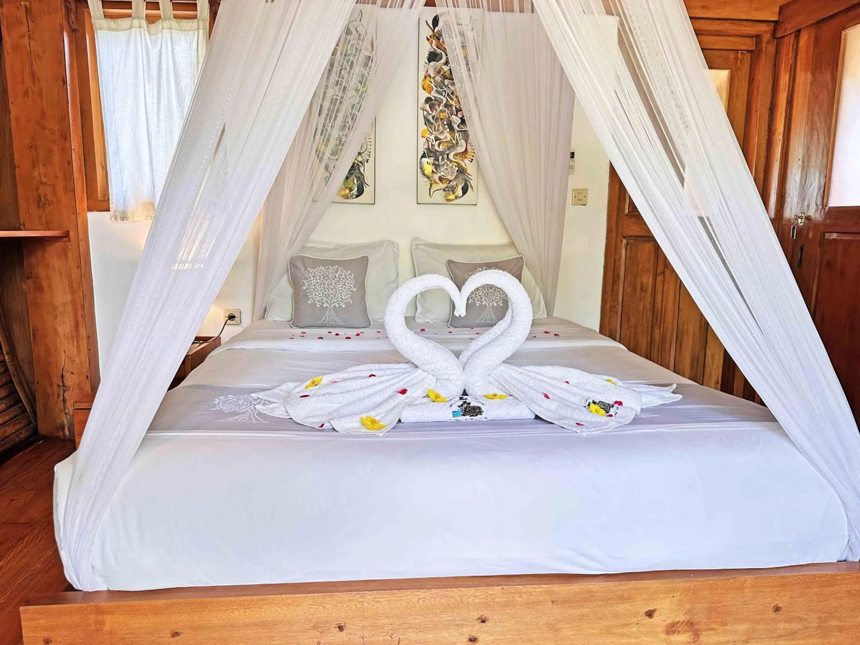 Bedroom, Bed in Lagoona Beach Bungalows - Eco Bungalows Batukaras