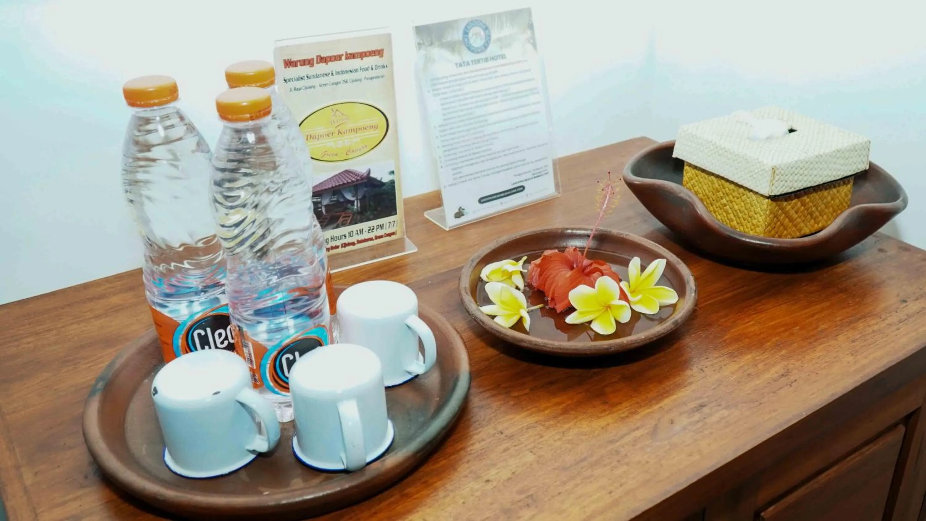 Drinks in Lagoona Beach Bungalows - Eco Bungalows Batukaras