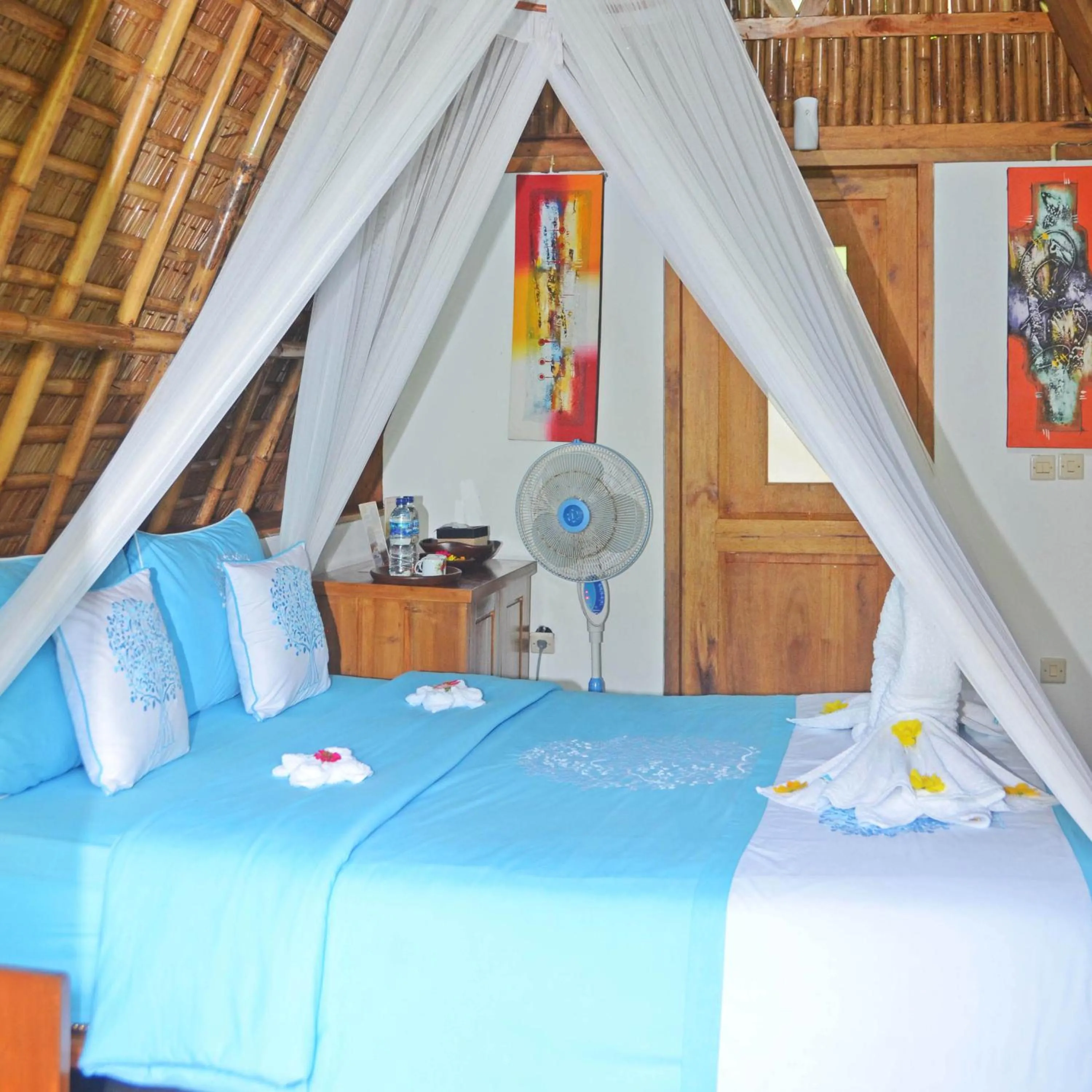 Bed in Lagoona Beach Bungalows - Eco Bungalows Batukaras