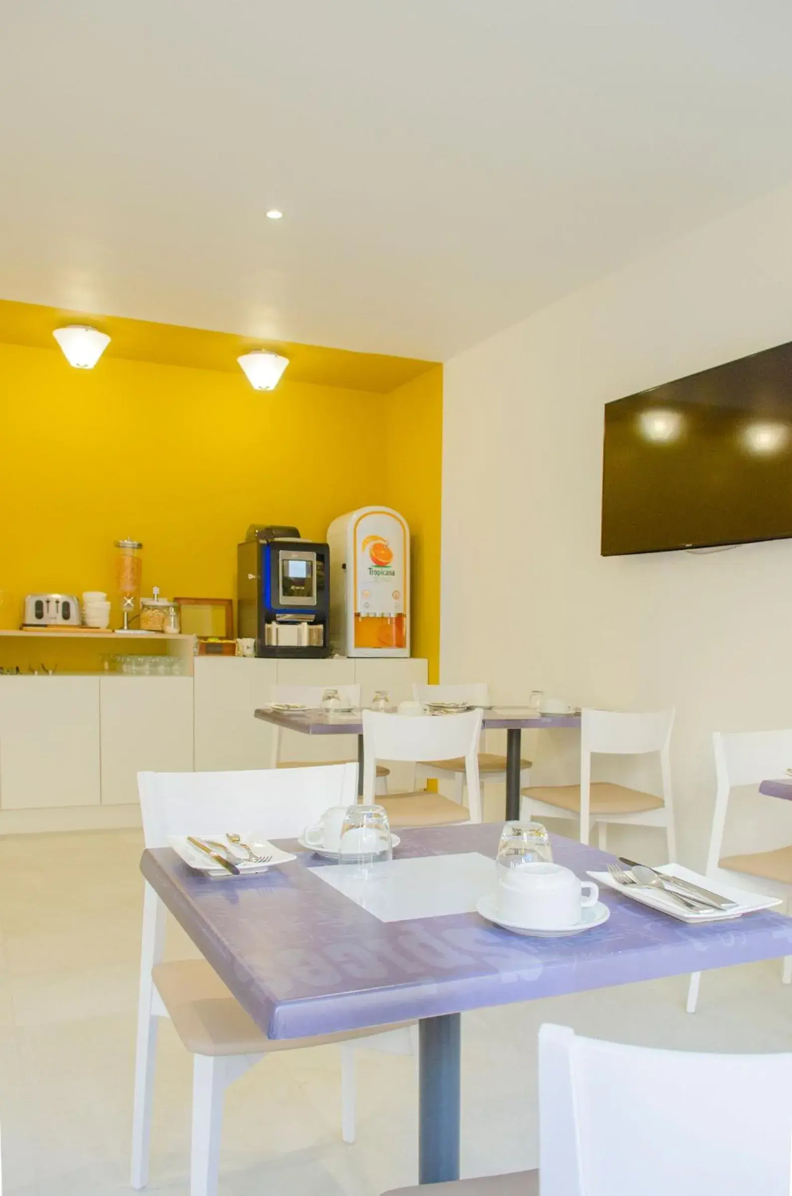 Breakfast in Hôtel IMPERATOR Béziers Breakfast in Hôtel IMPERATOR Béziers