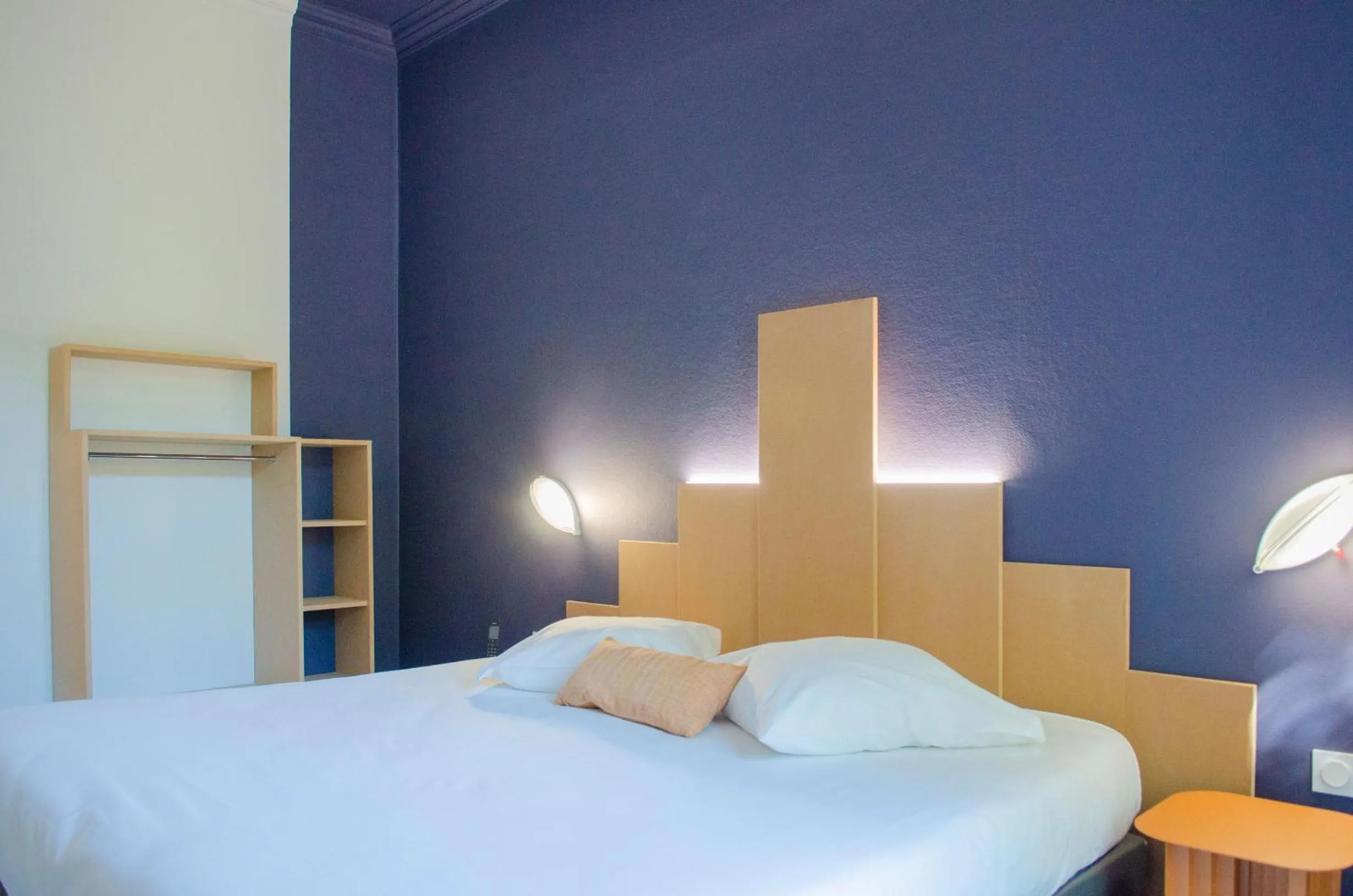 Photo of the whole room, Bed in Hôtel IMPERATOR Béziers