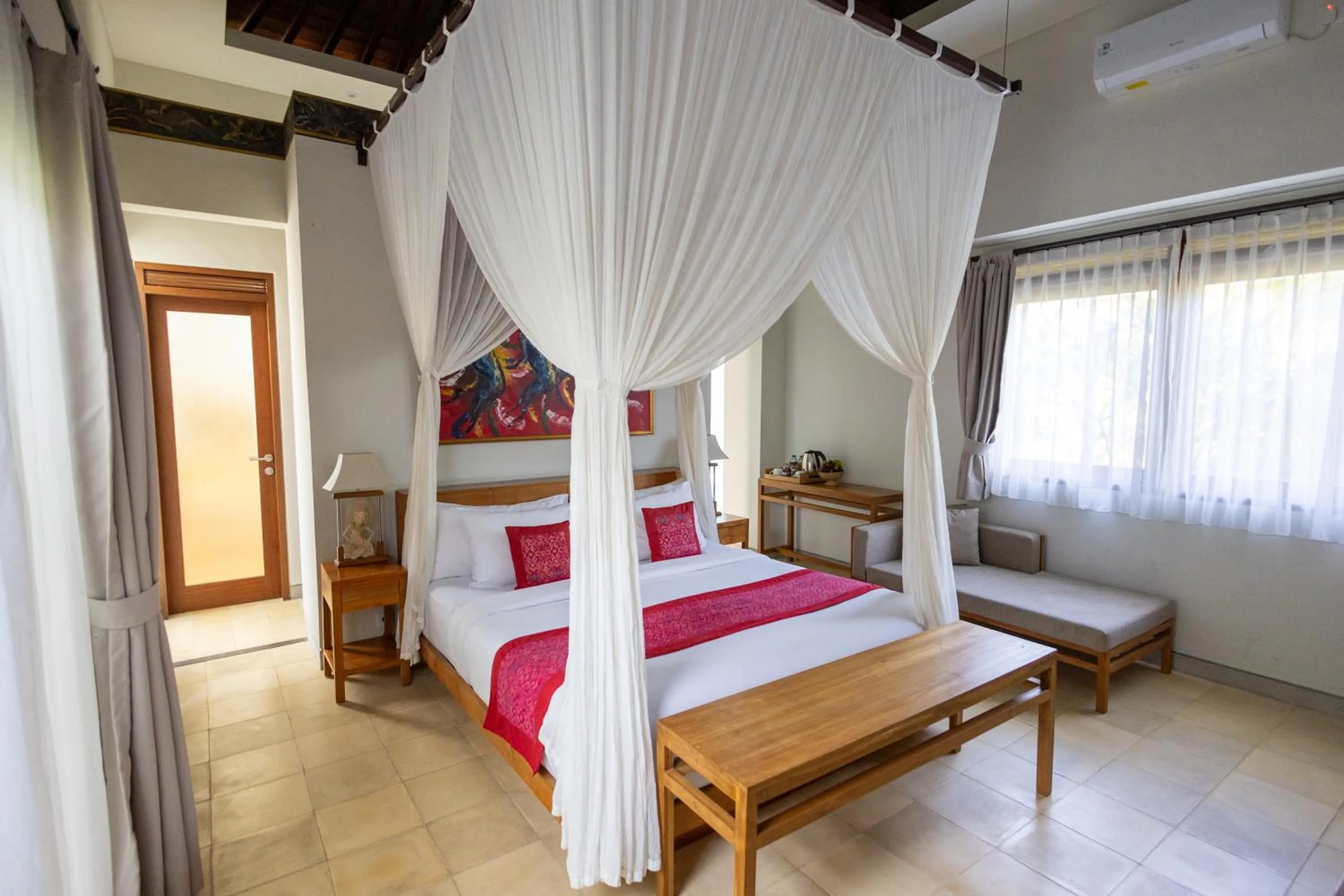 Photo of the whole room, Bed in Prabhu Ubud Villa