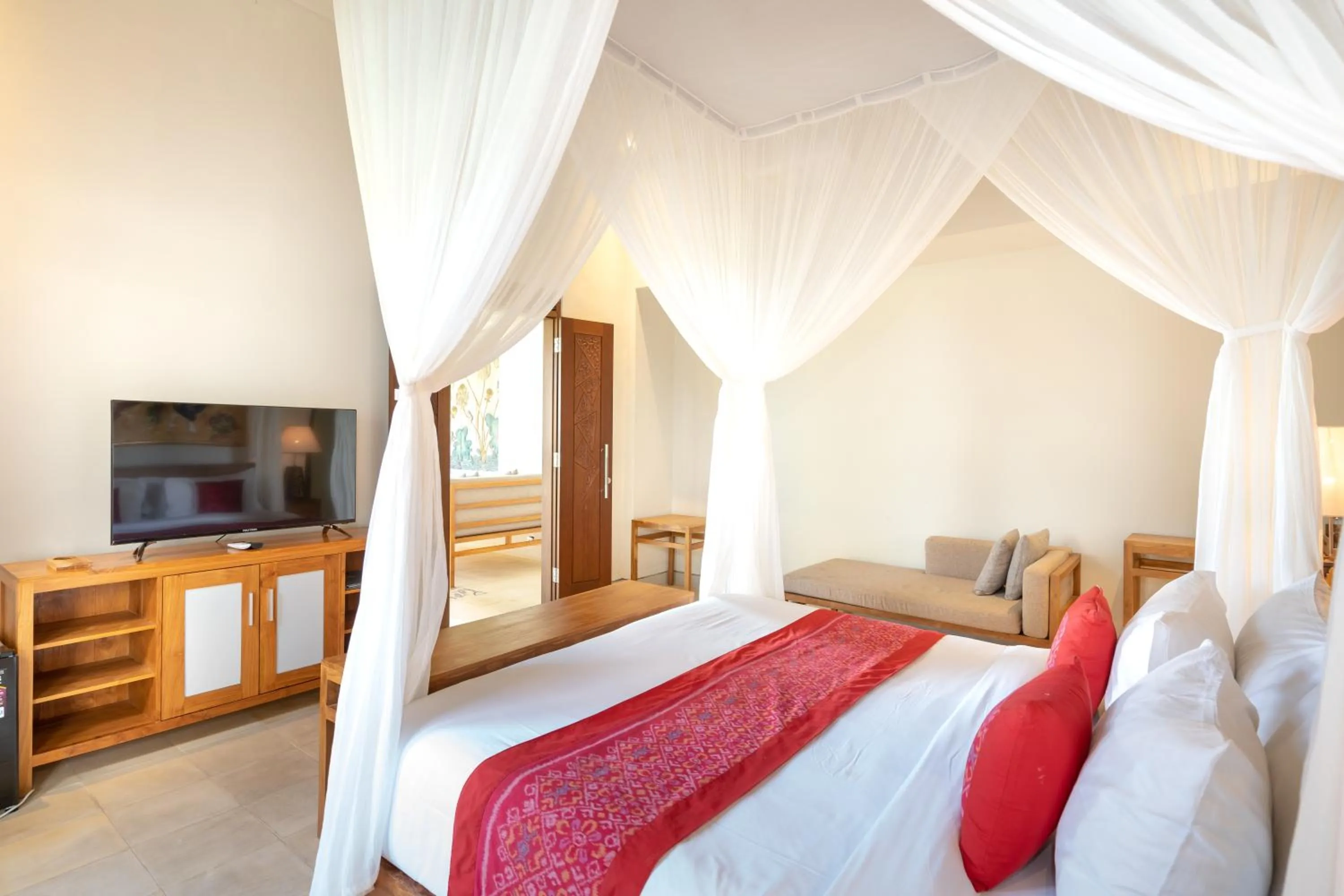 TV and multimedia, Bed in Prabhu Ubud Villa