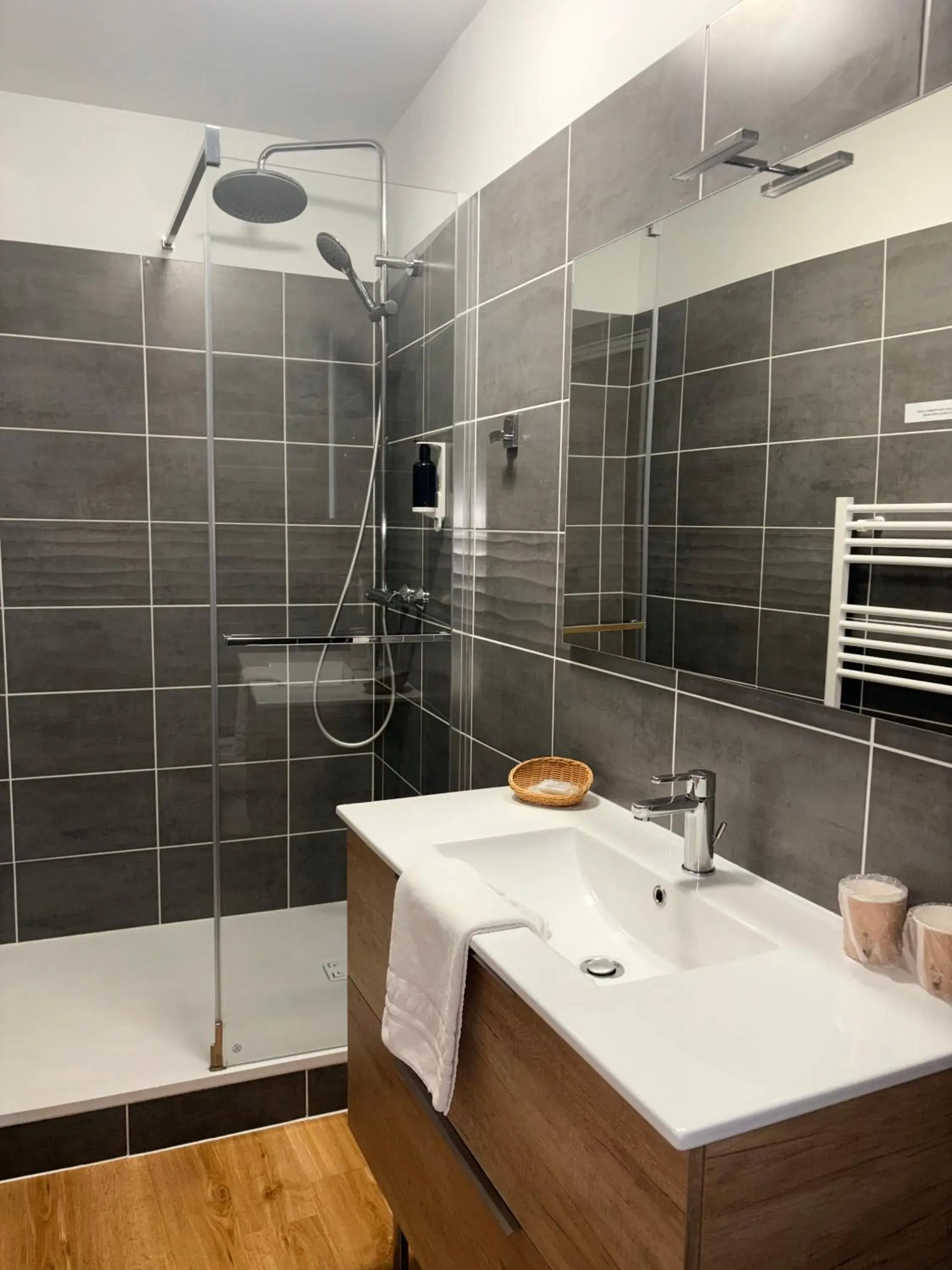 Logis Hôtels - Hôtel et Restaurant Le Lion d'Or Logis Hôtels - Hôtel et Restaurant Le Lion d'Or