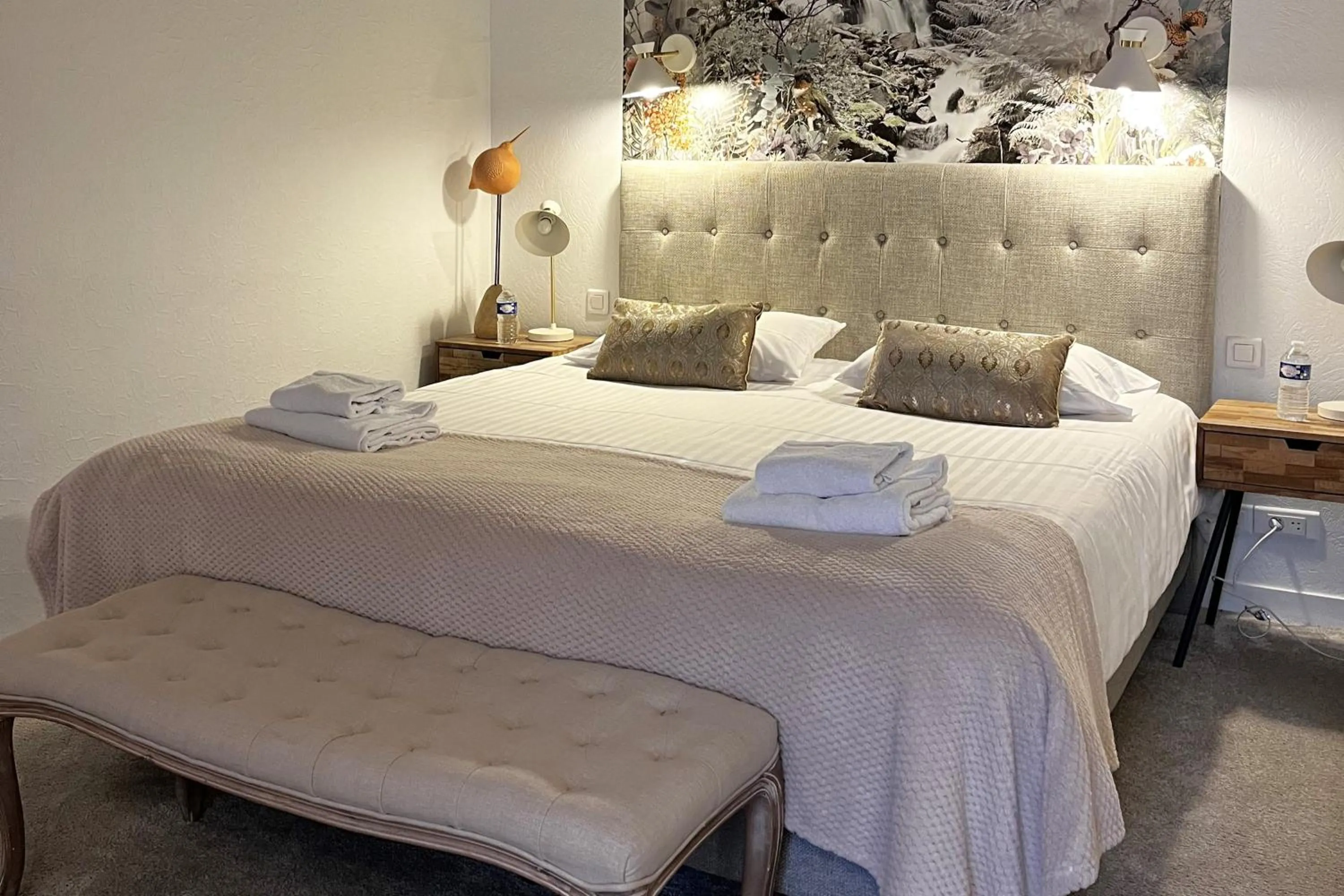 Bed in The Originals Boutique, Hôtel Le George , Loches