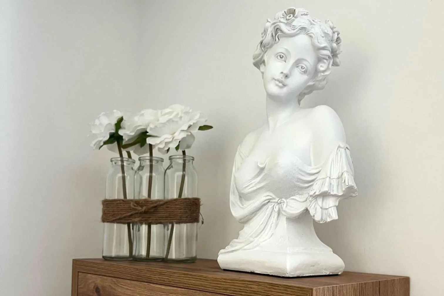 Decorative detail in The Originals Boutique, Hôtel Le George , Loches