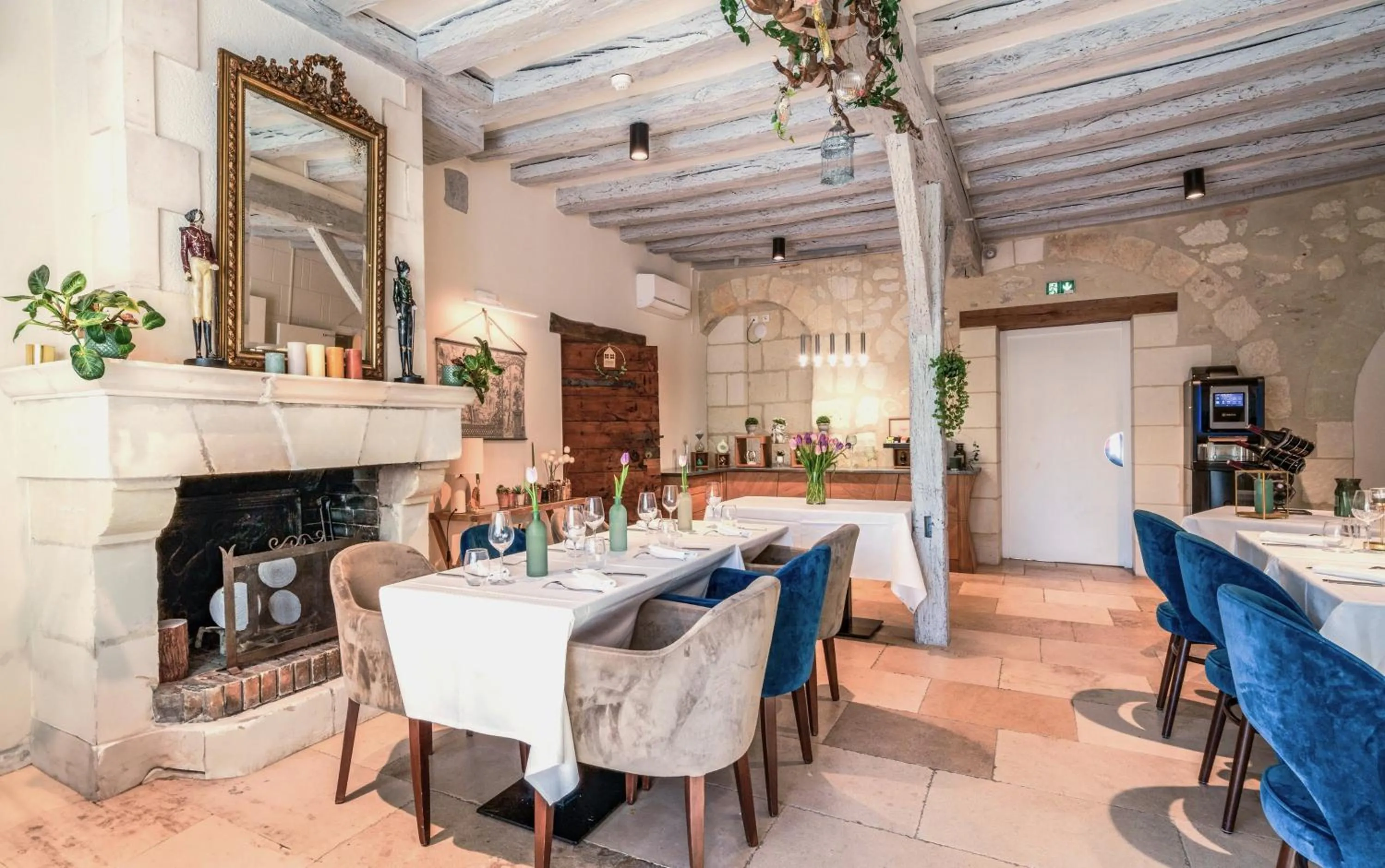 Property building in The Originals Boutique, Hôtel Le George , Loches