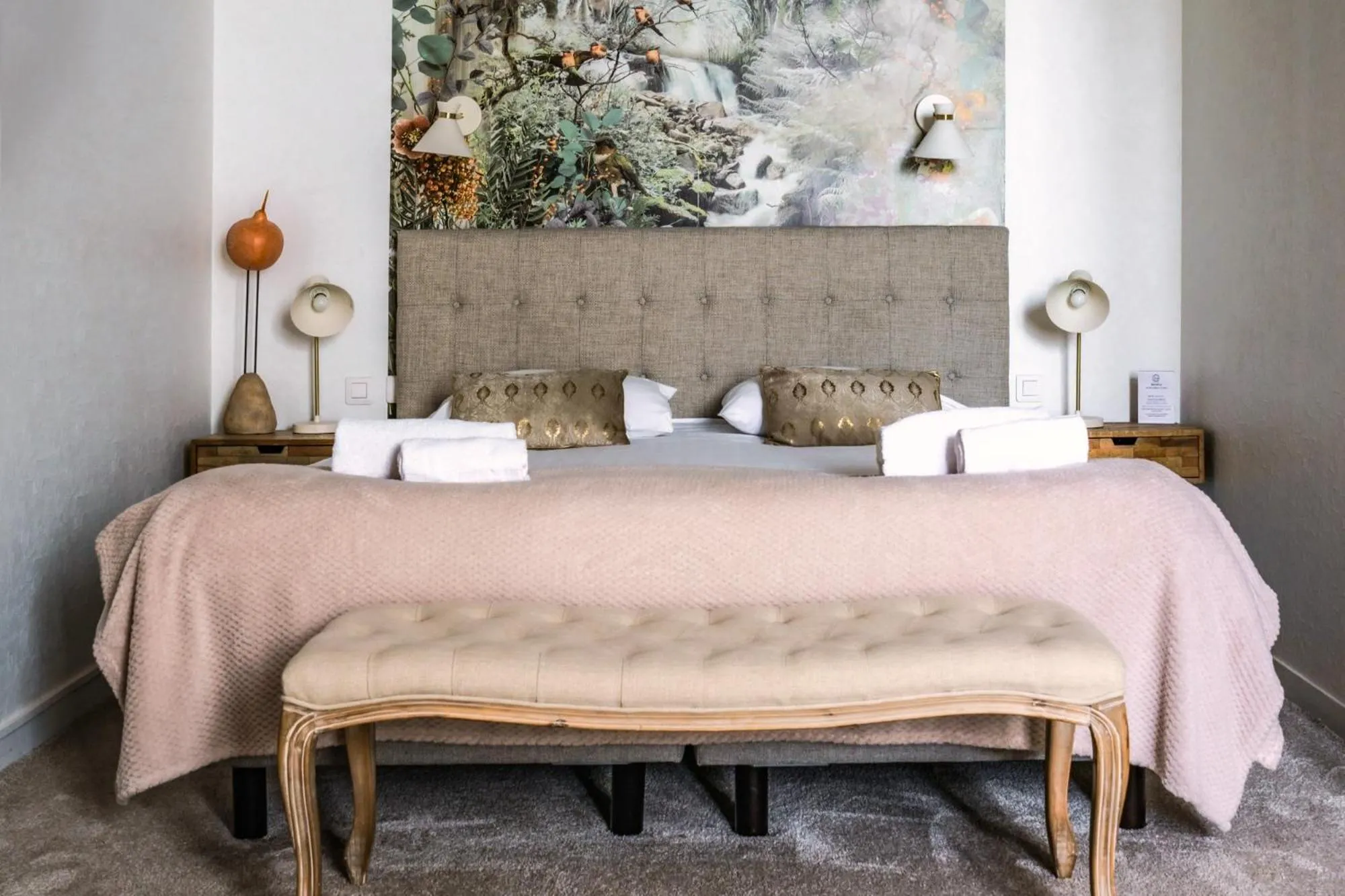 Bedroom, Bed in The Originals Boutique, Hôtel Le George , Loches