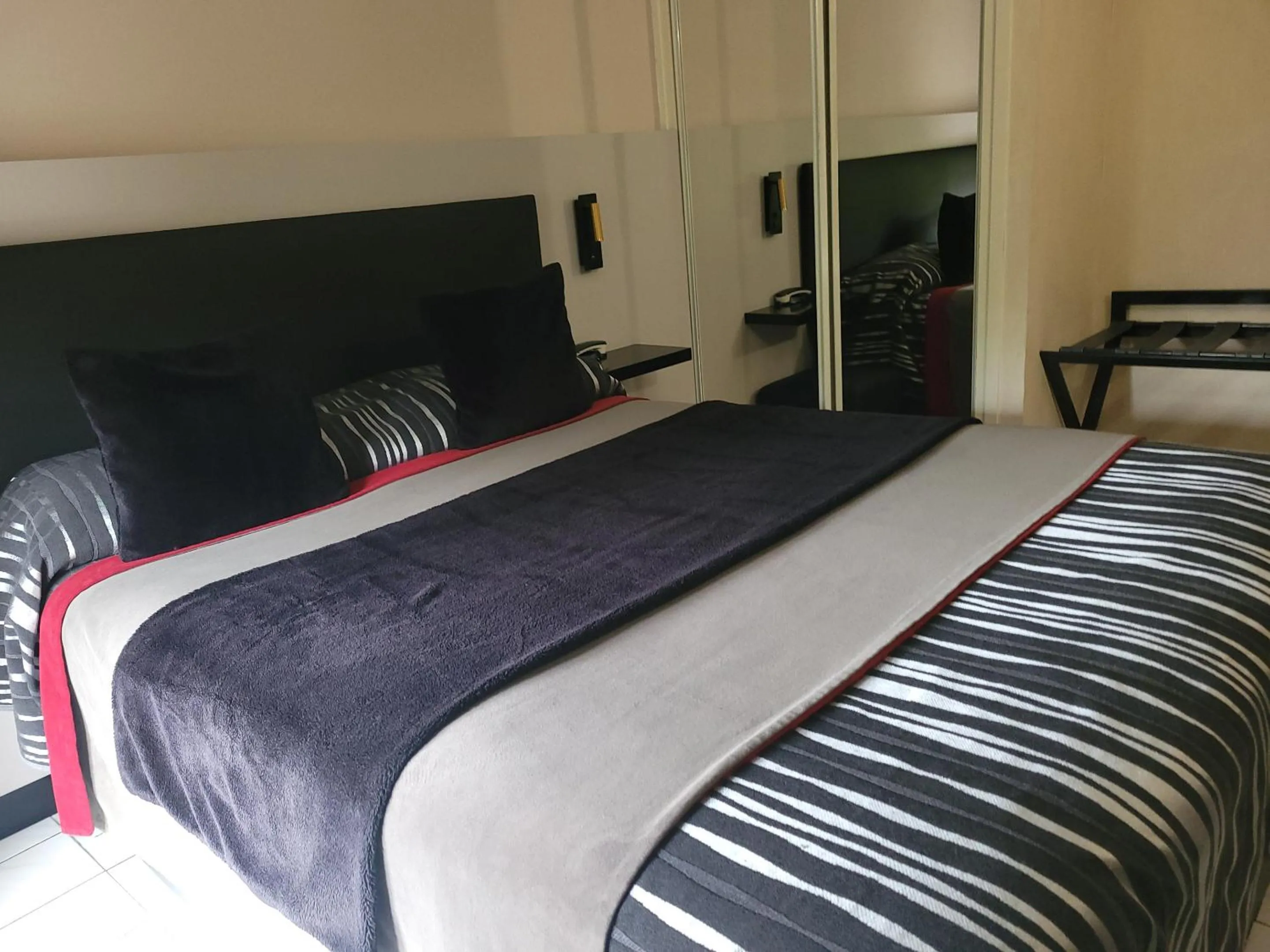 Bedroom, Bed in Le Médicis