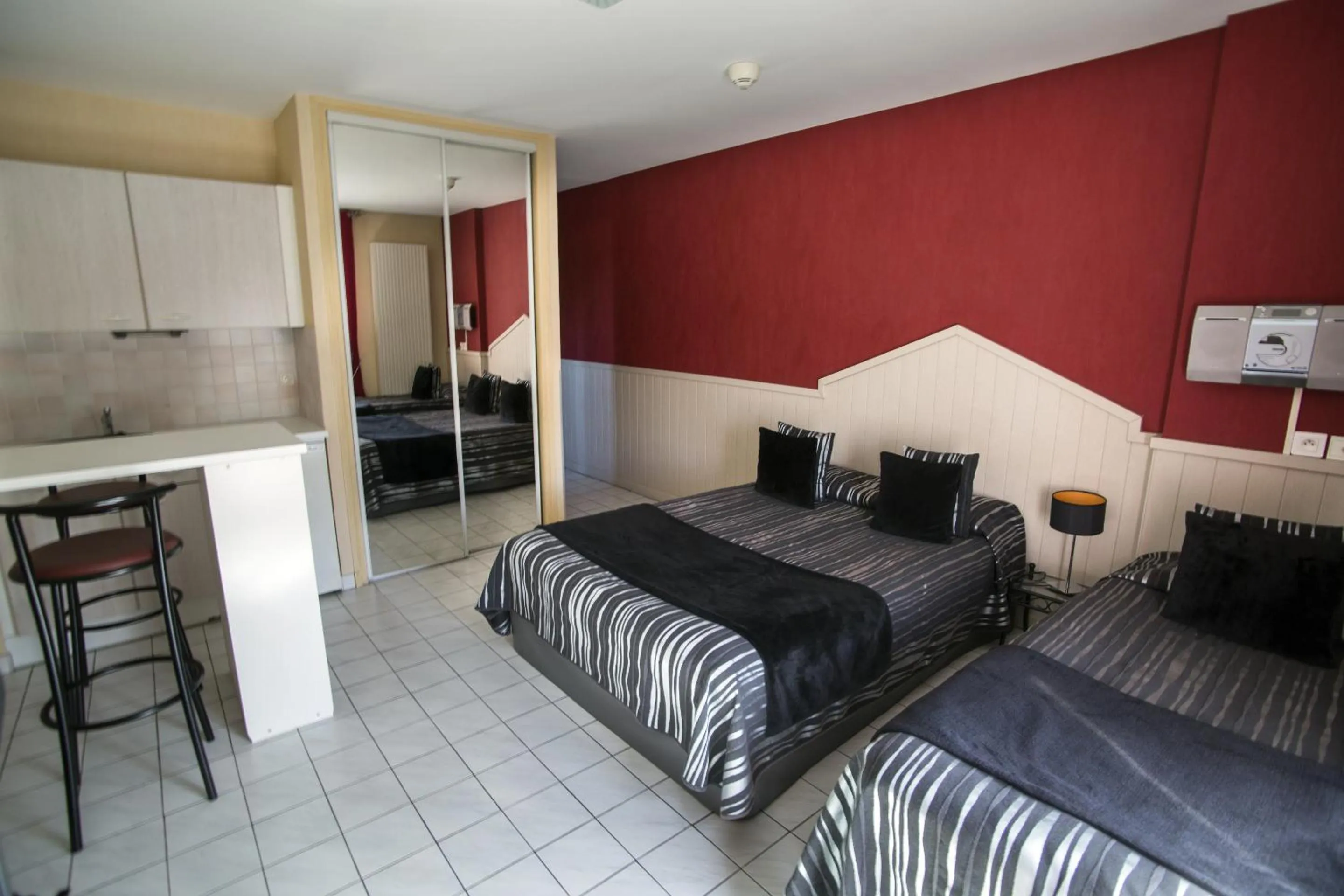 Bedroom, Bed in Le Médicis