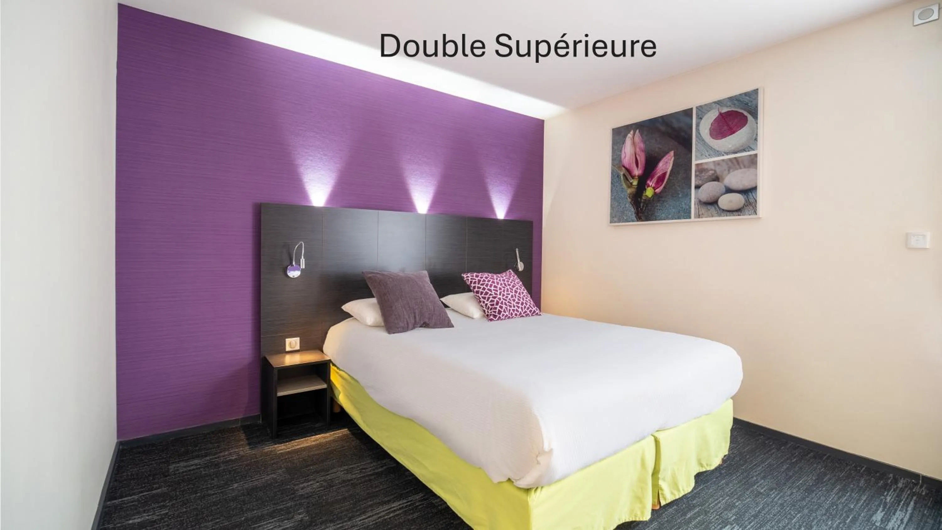 Property building, Bed in Kyriad Direct Limoges Nord