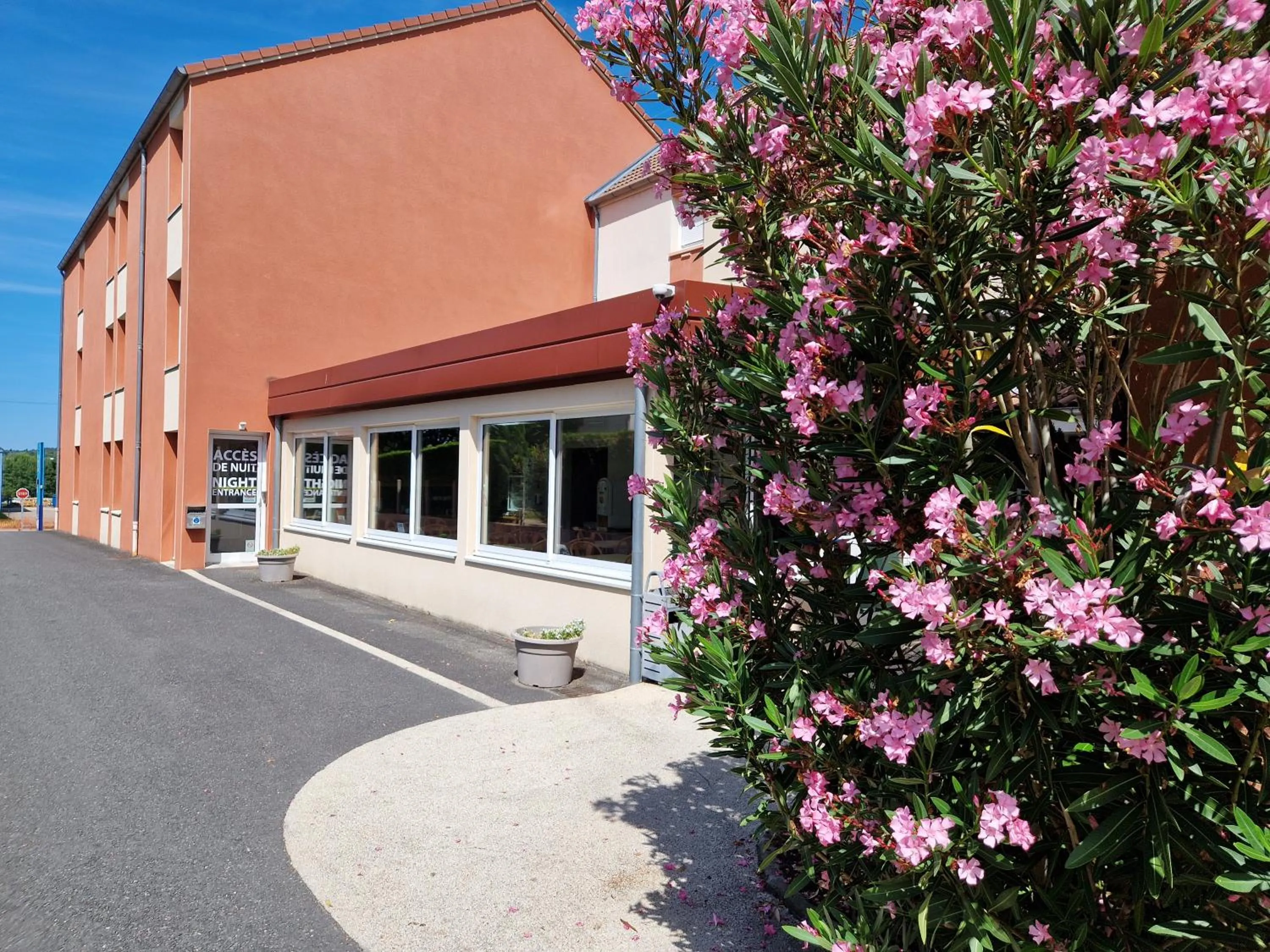 Property building in Kyriad Direct Limoges Nord