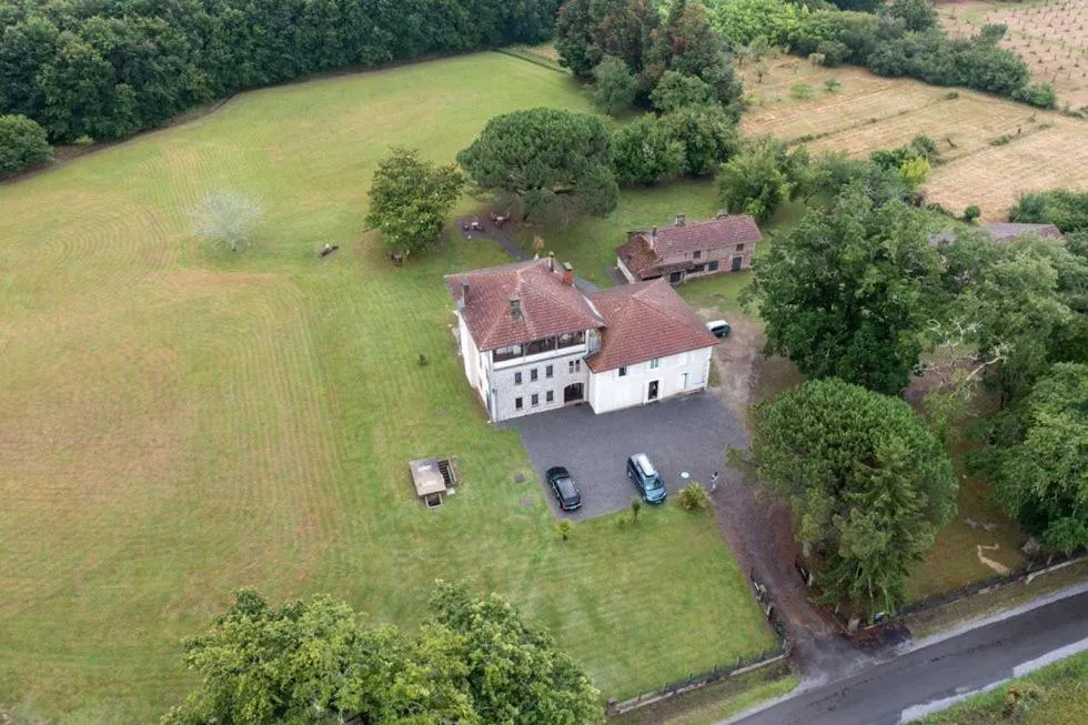 Property building in maison d'hôtes labastide
