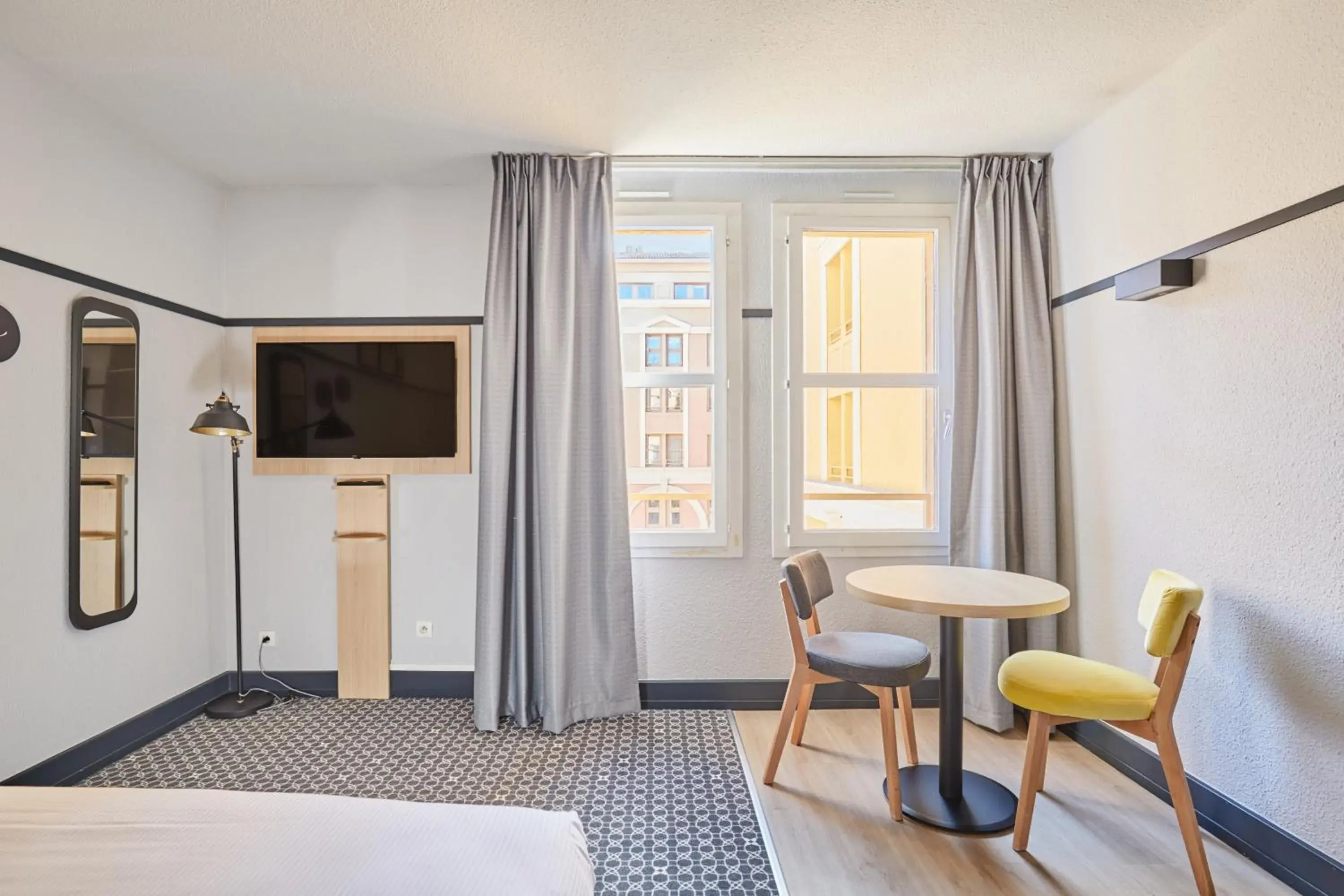 Bedroom, Bed in Appart Hotel Odalys City Aix en Provence L'Atrium Bedroom, Bed in Appart Hotel Odalys City Aix en Provence L'Atrium