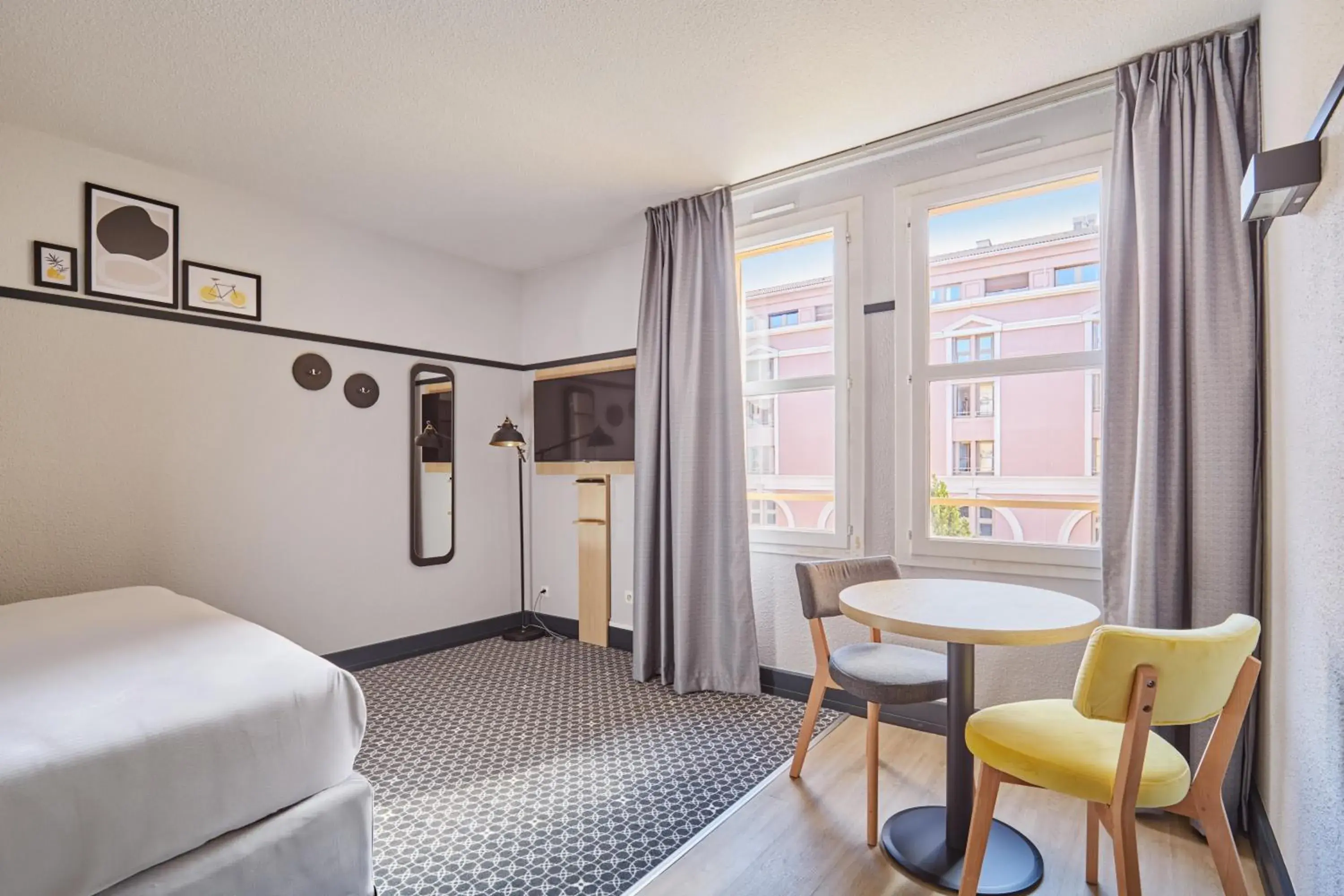 Bedroom, Bed in Appart Hotel Odalys City Aix en Provence L'Atrium Bedroom, Bed in Appart Hotel Odalys City Aix en Provence L'Atrium