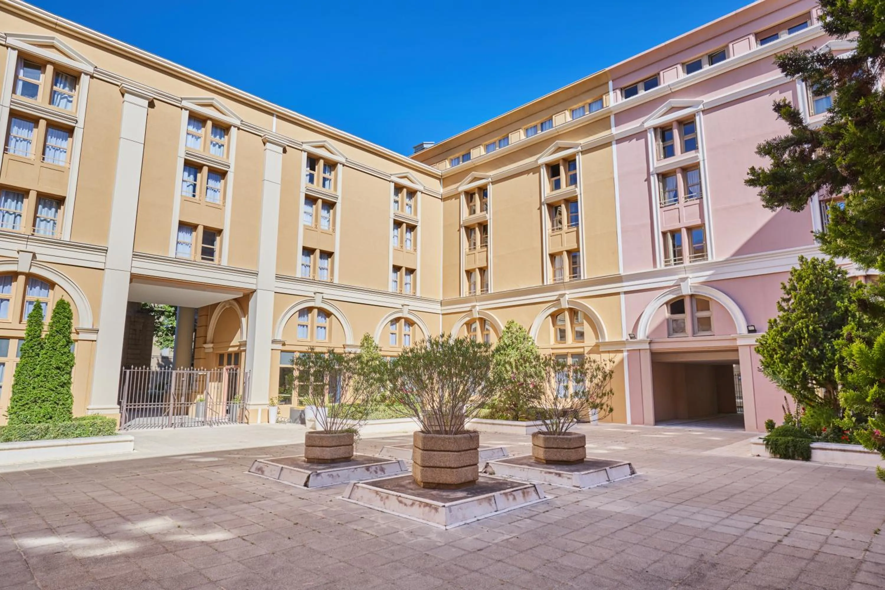 Property building in Appart Hotel Odalys City Aix en Provence L'Atrium