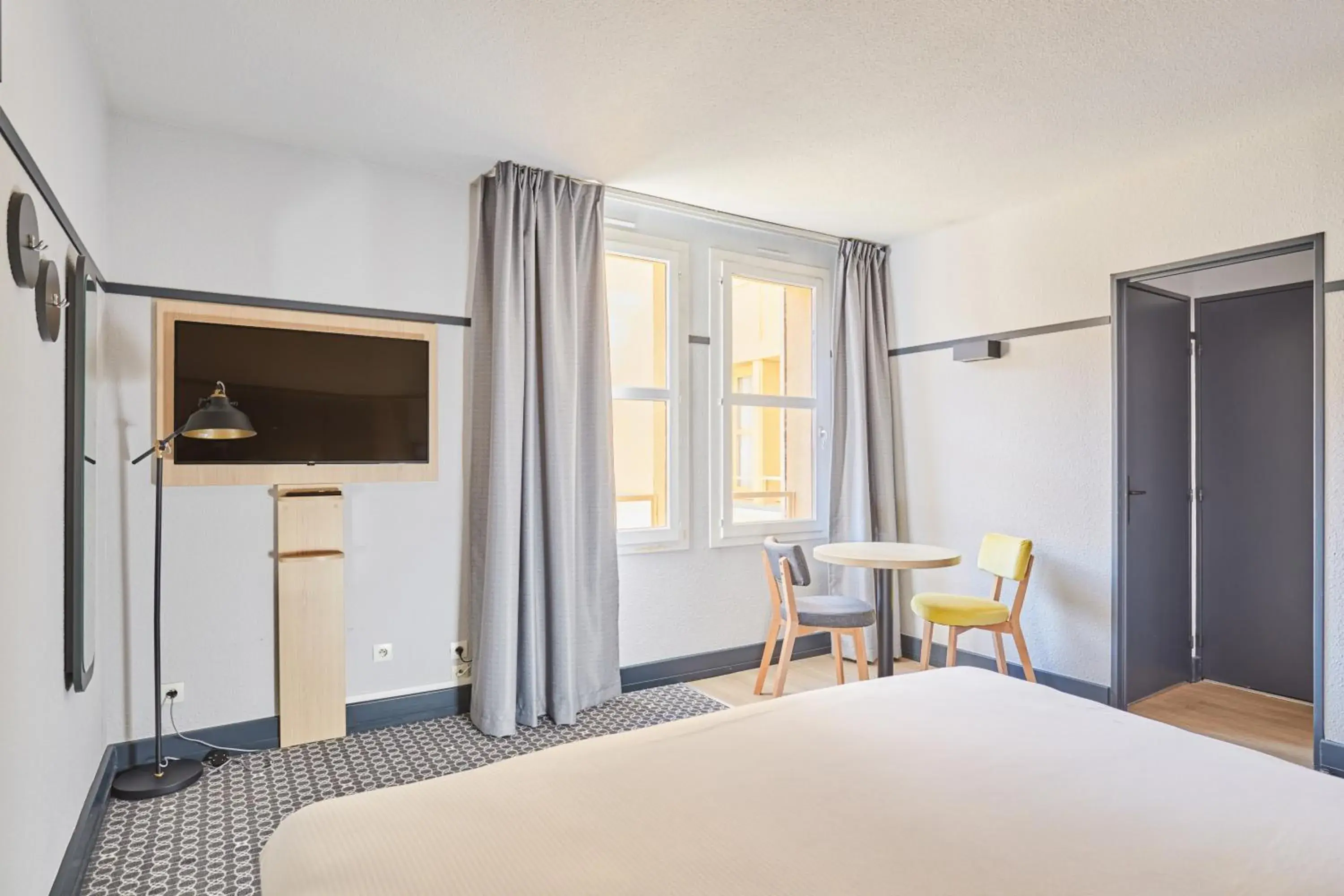 Bedroom, Bed in Appart Hotel Odalys City Aix en Provence L'Atrium Bedroom, Bed in Appart Hotel Odalys City Aix en Provence L'Atrium