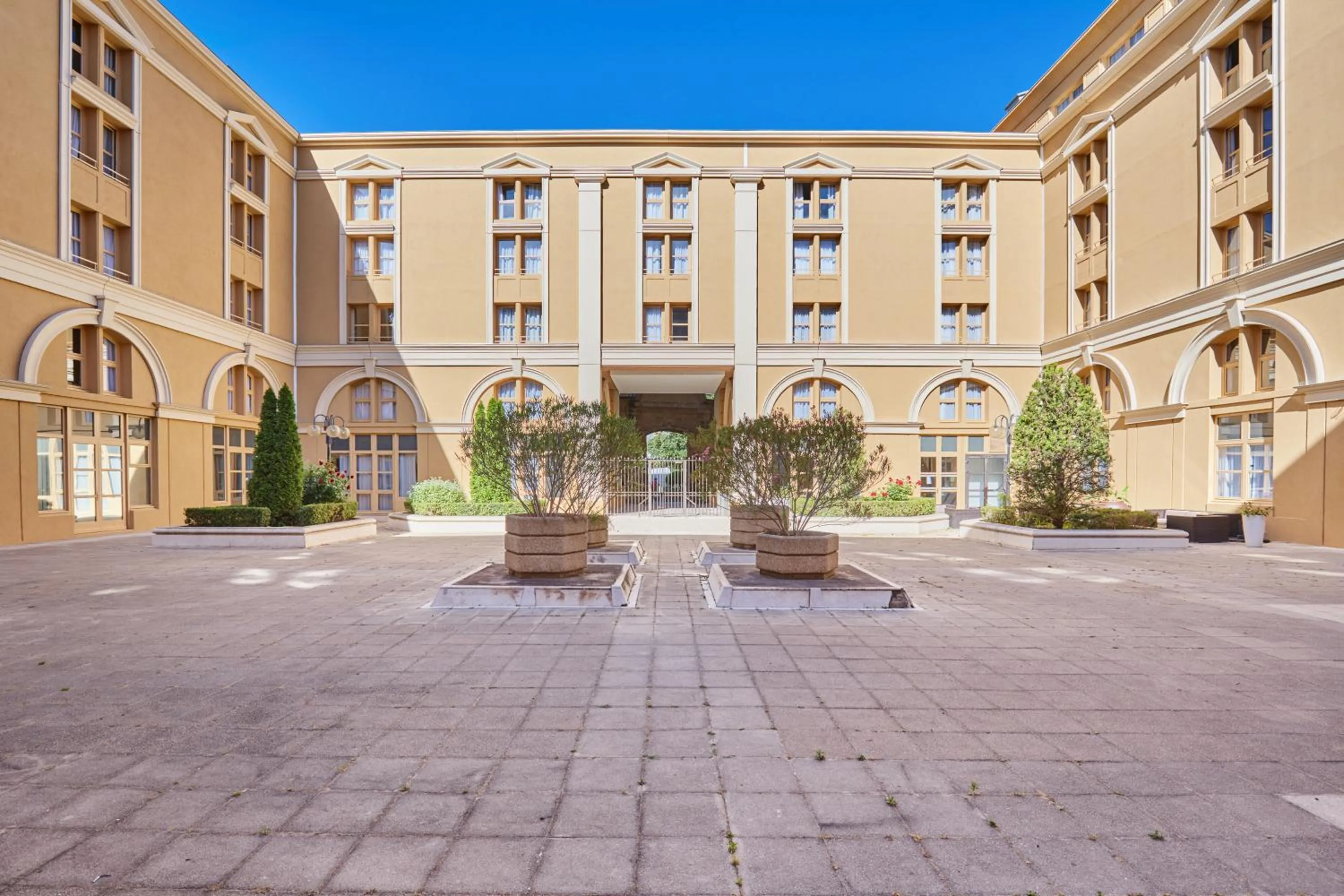 Property building in Appart Hotel Odalys City Aix en Provence L'Atrium