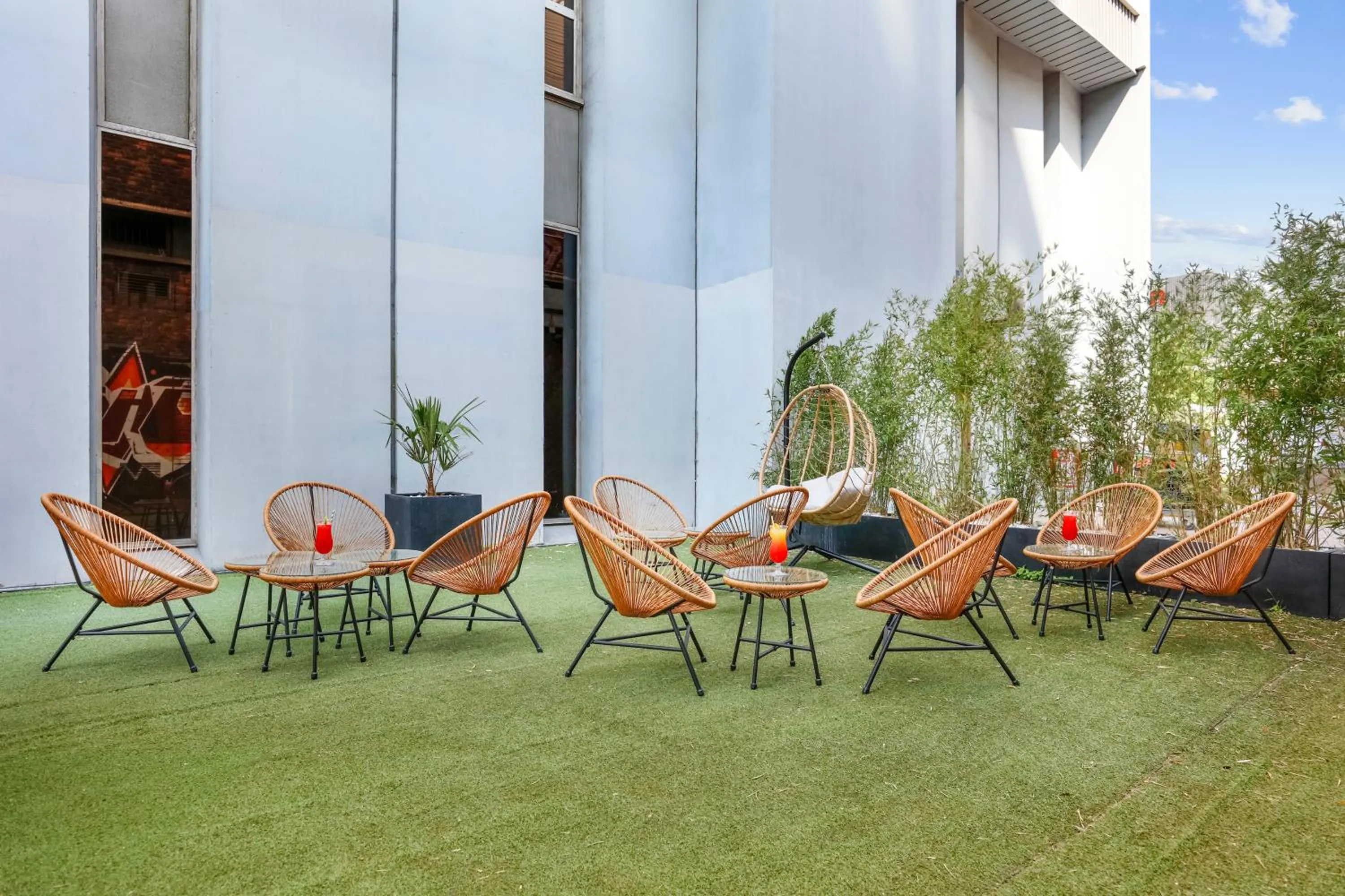 Patio in Novotel Paris Est