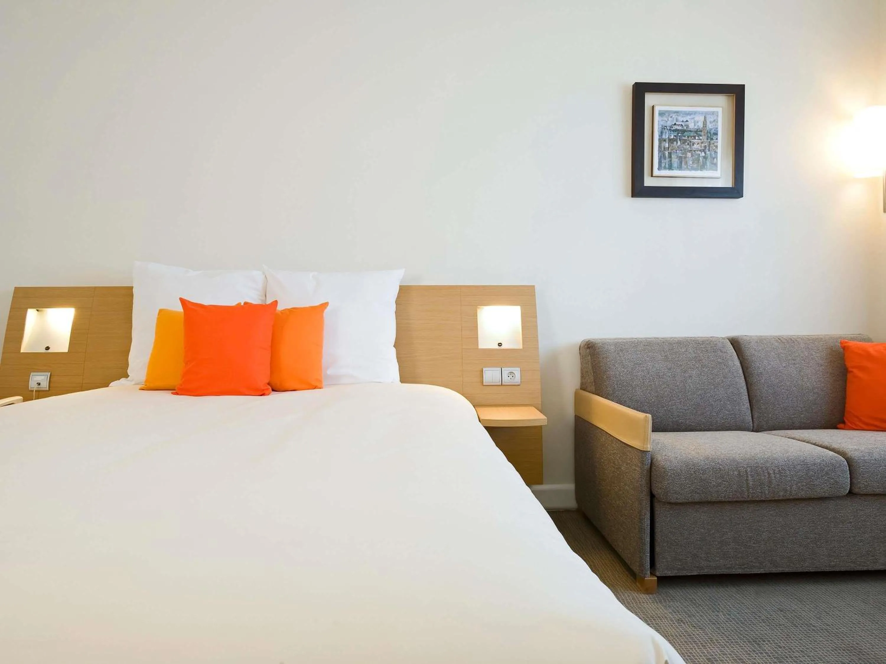 Bedroom, Bed in Novotel Paris Est