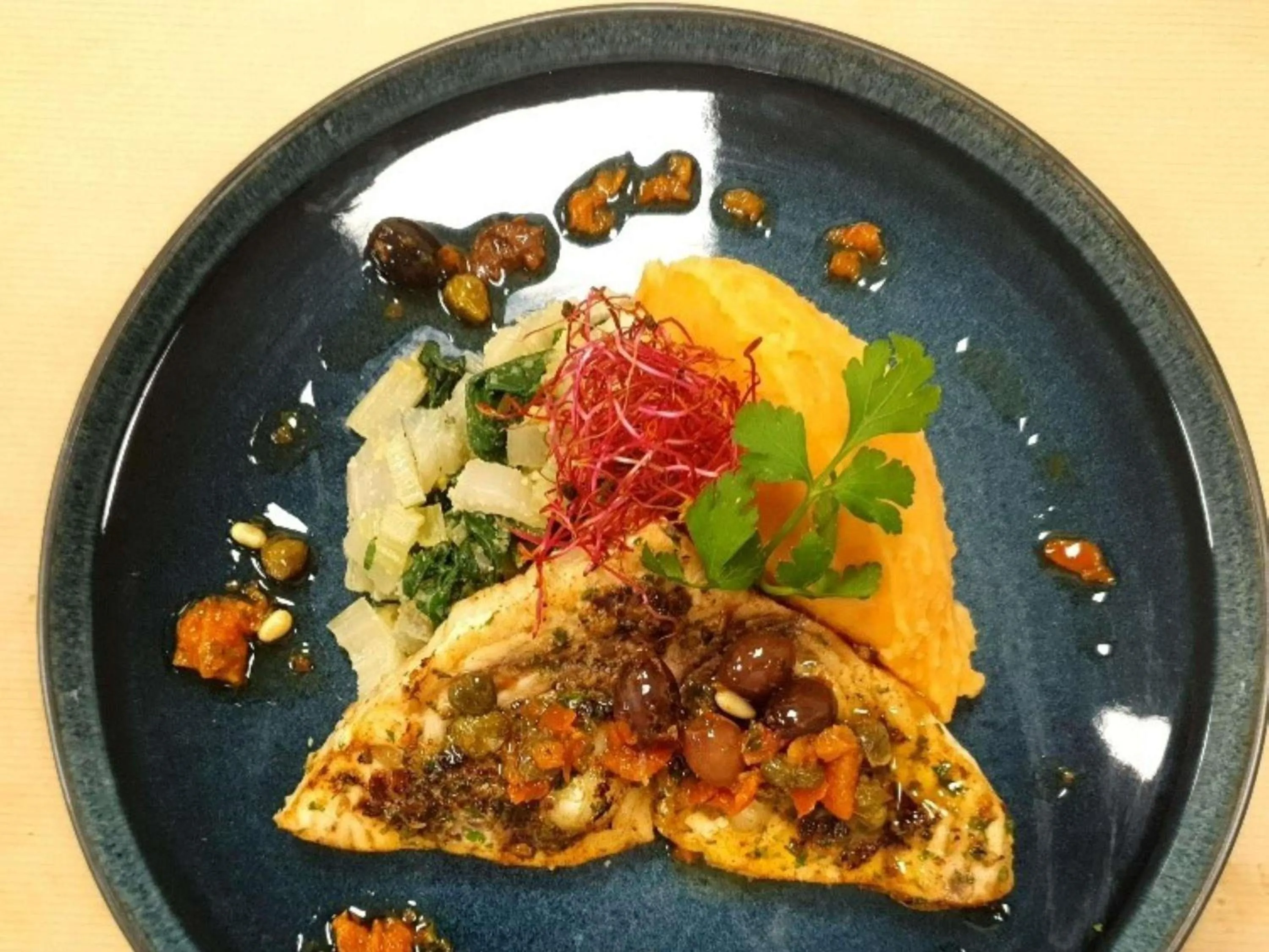 Restaurant/places to eat in Novotel Paris Est