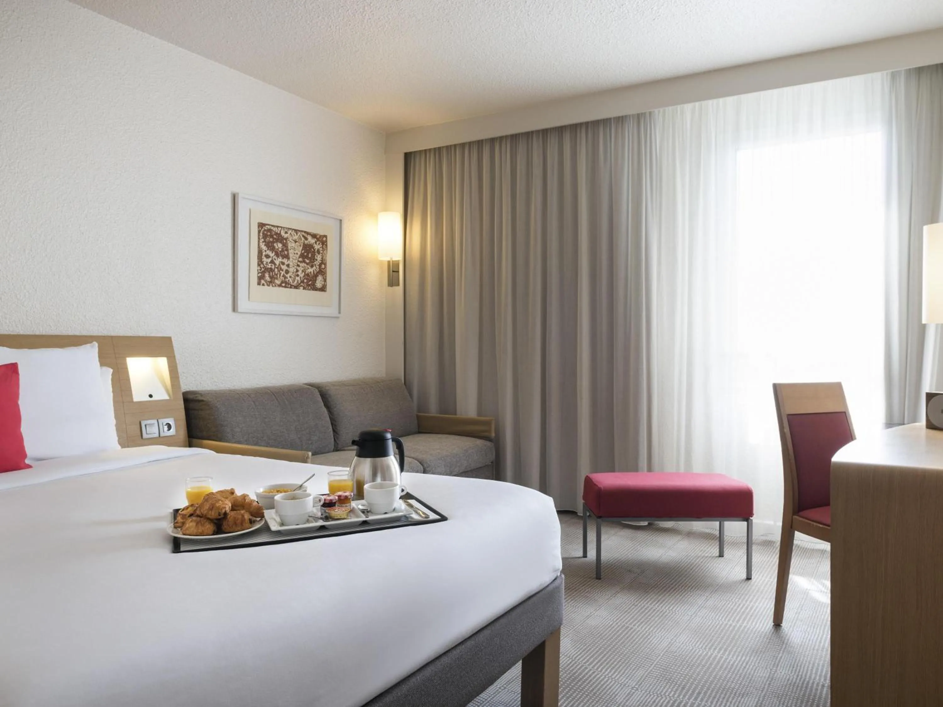 Bedroom, Bed in Novotel Paris Est