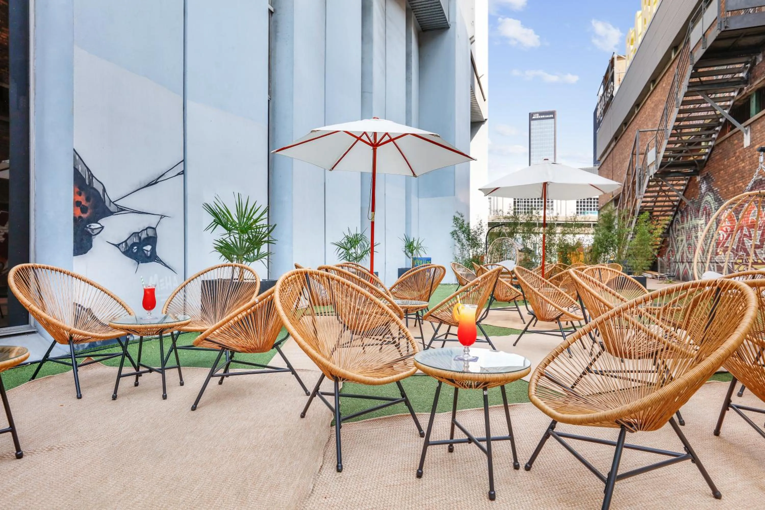 Patio in Novotel Paris Est