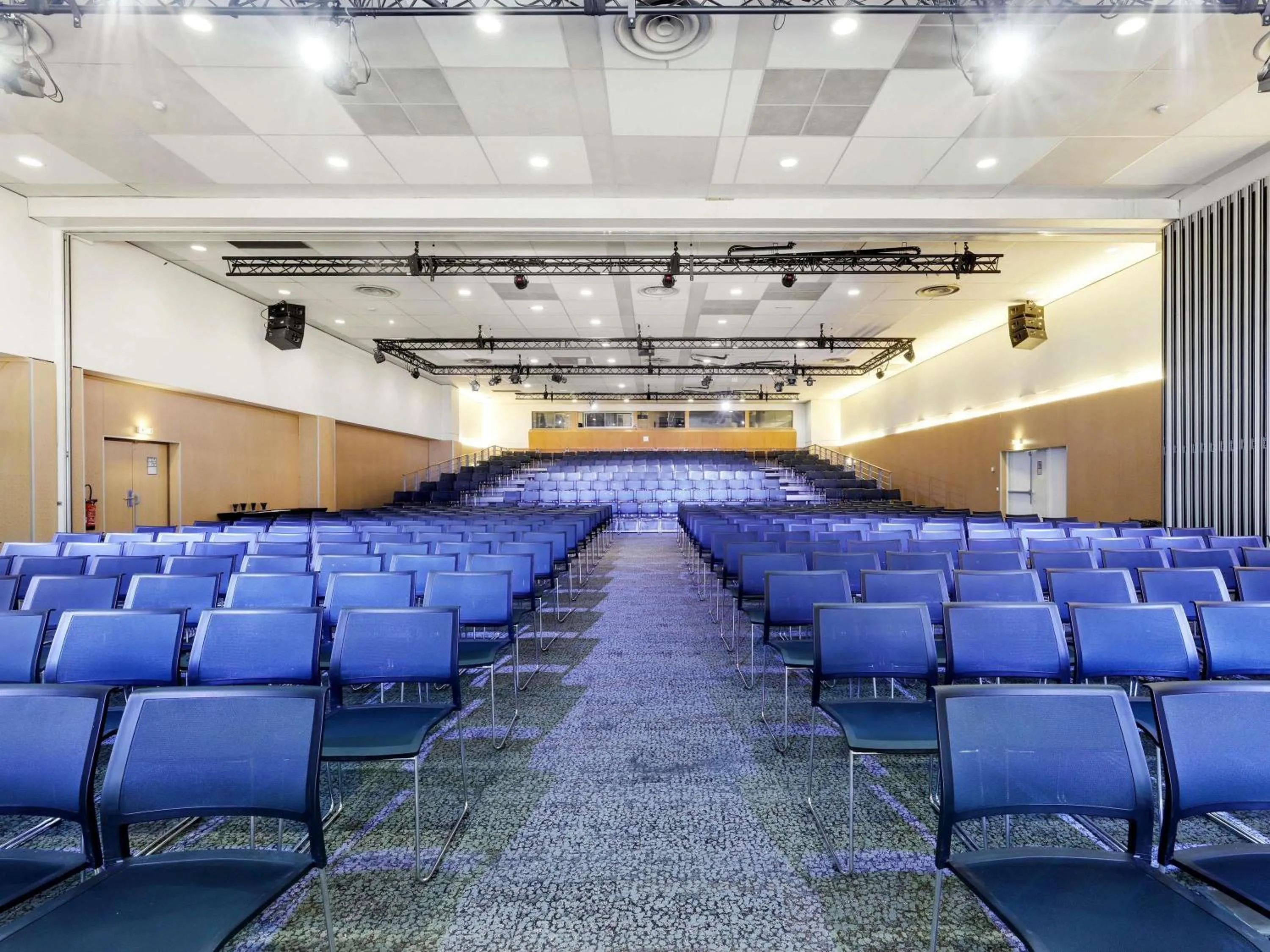 Property building in Novotel Paris Est