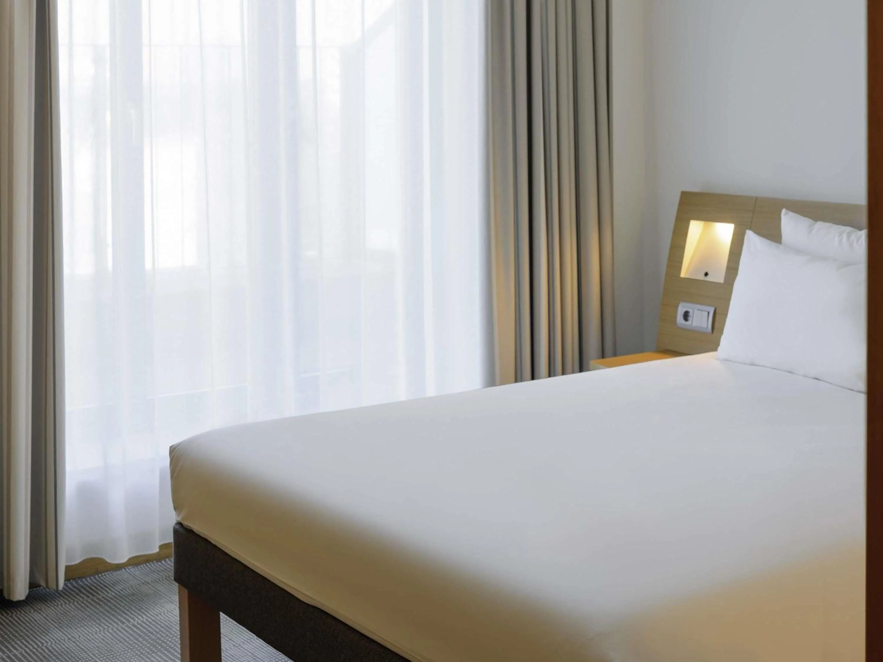 Bedroom, Bed in Novotel Paris Est