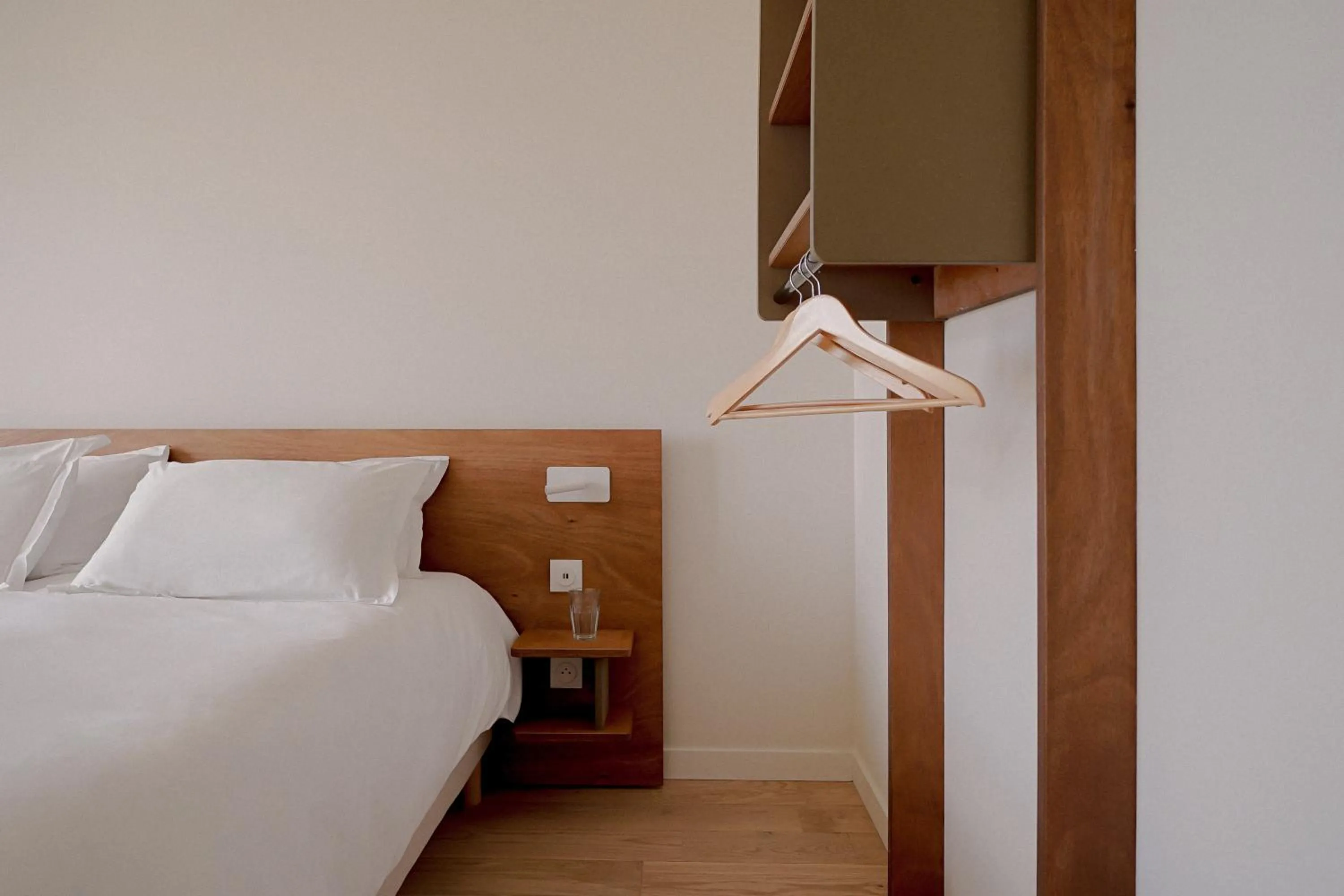 Bed in Hôtel Les Beaux Arts