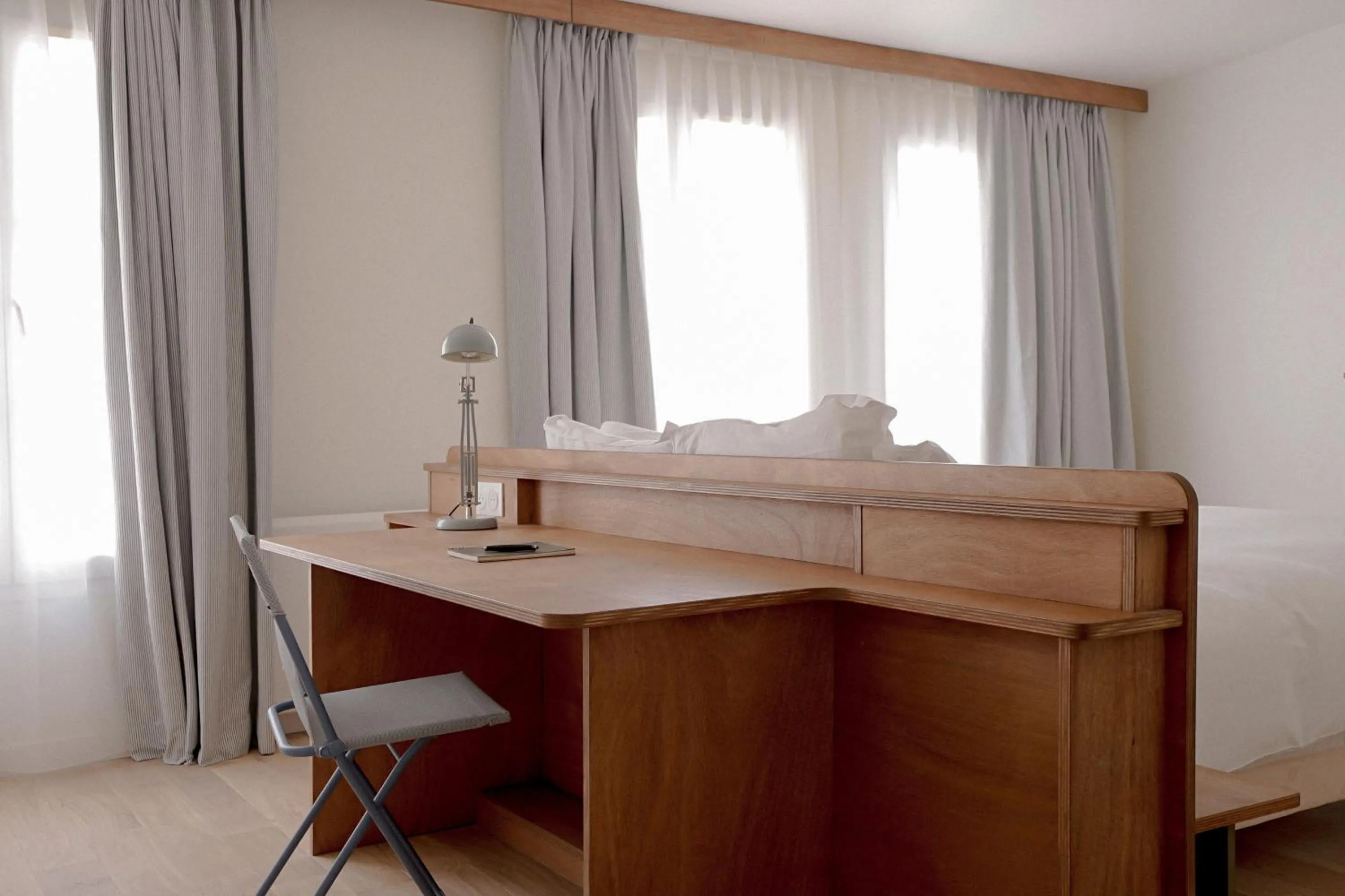 Bed in Hôtel Les Beaux Arts