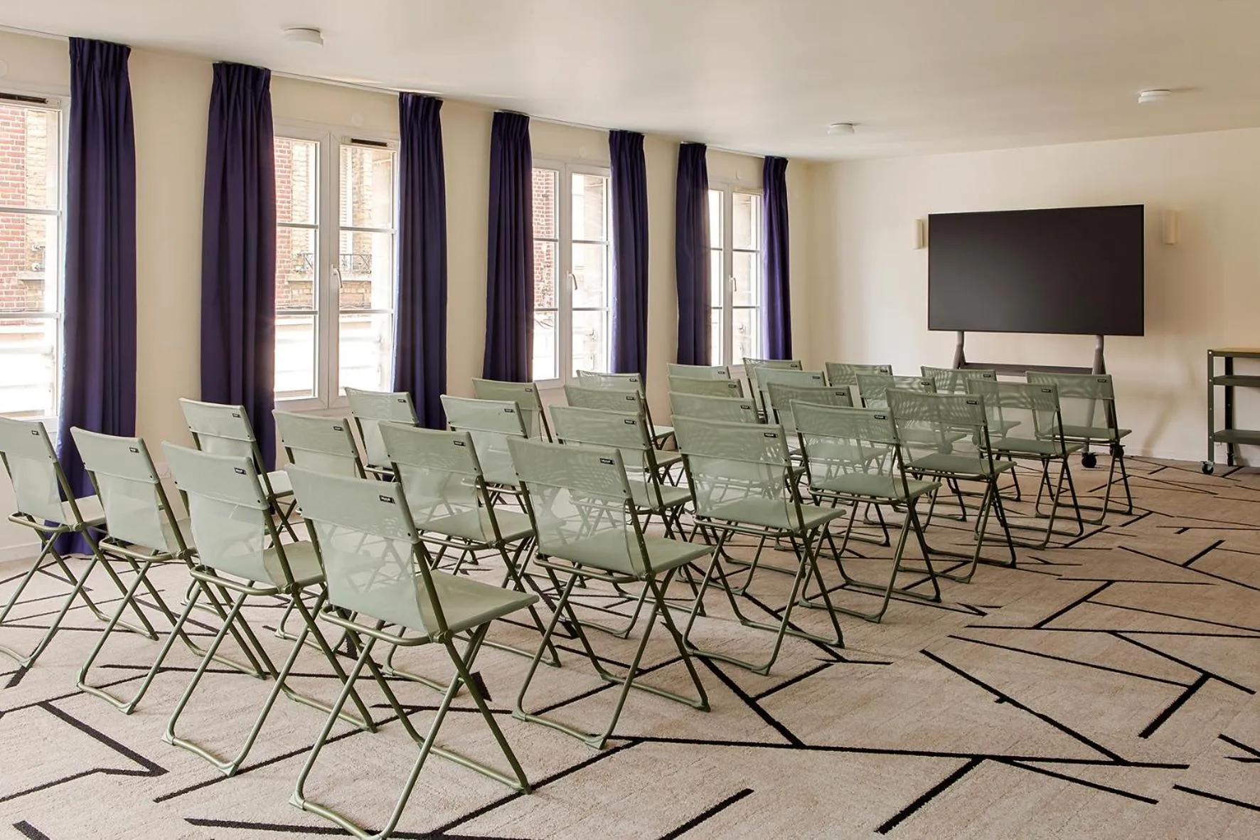 Meeting/conference room in ALFRED HOTELS Compiègne