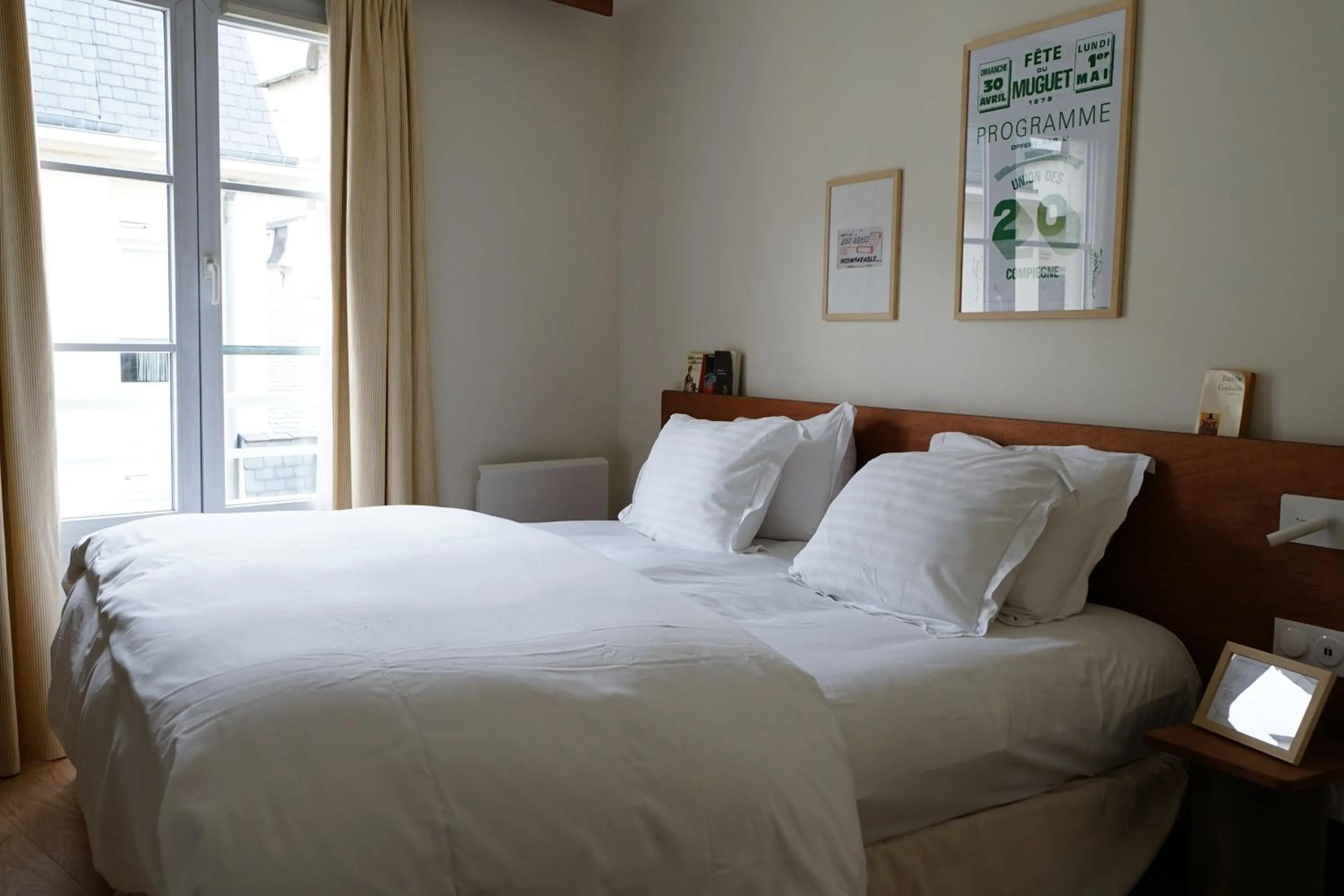 Bed in Hôtel Les Beaux Arts