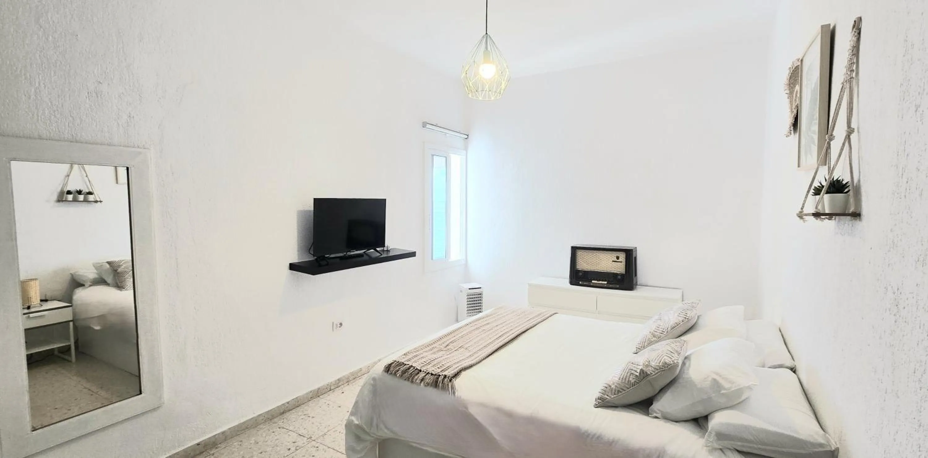 TV and multimedia, Bed in Seaview Apartment, Playa Chica, Las Gaviotas, Apartamento 311