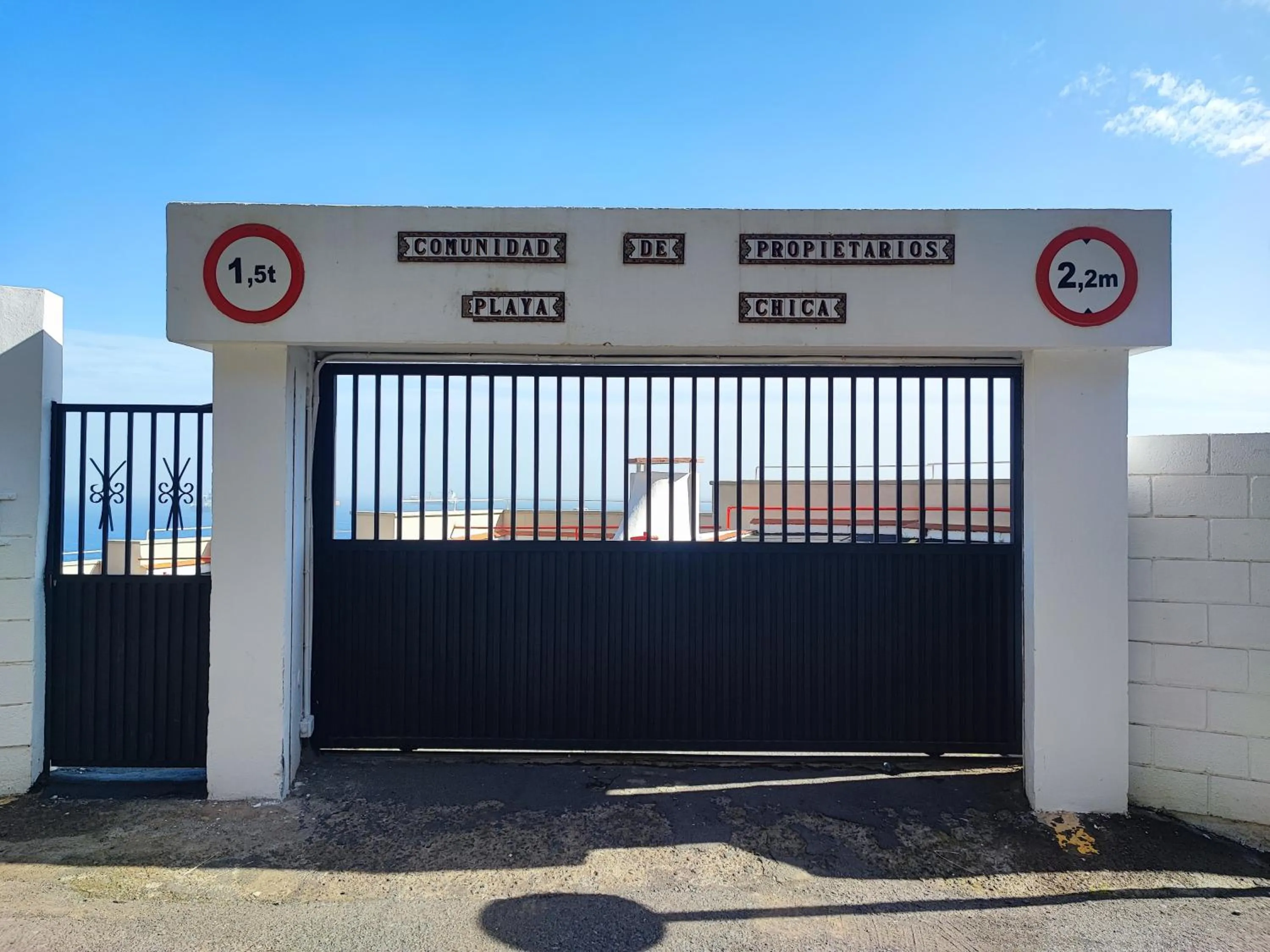Property building in Seaview Apartment, Playa Chica, Las Gaviotas, Apartamento 311